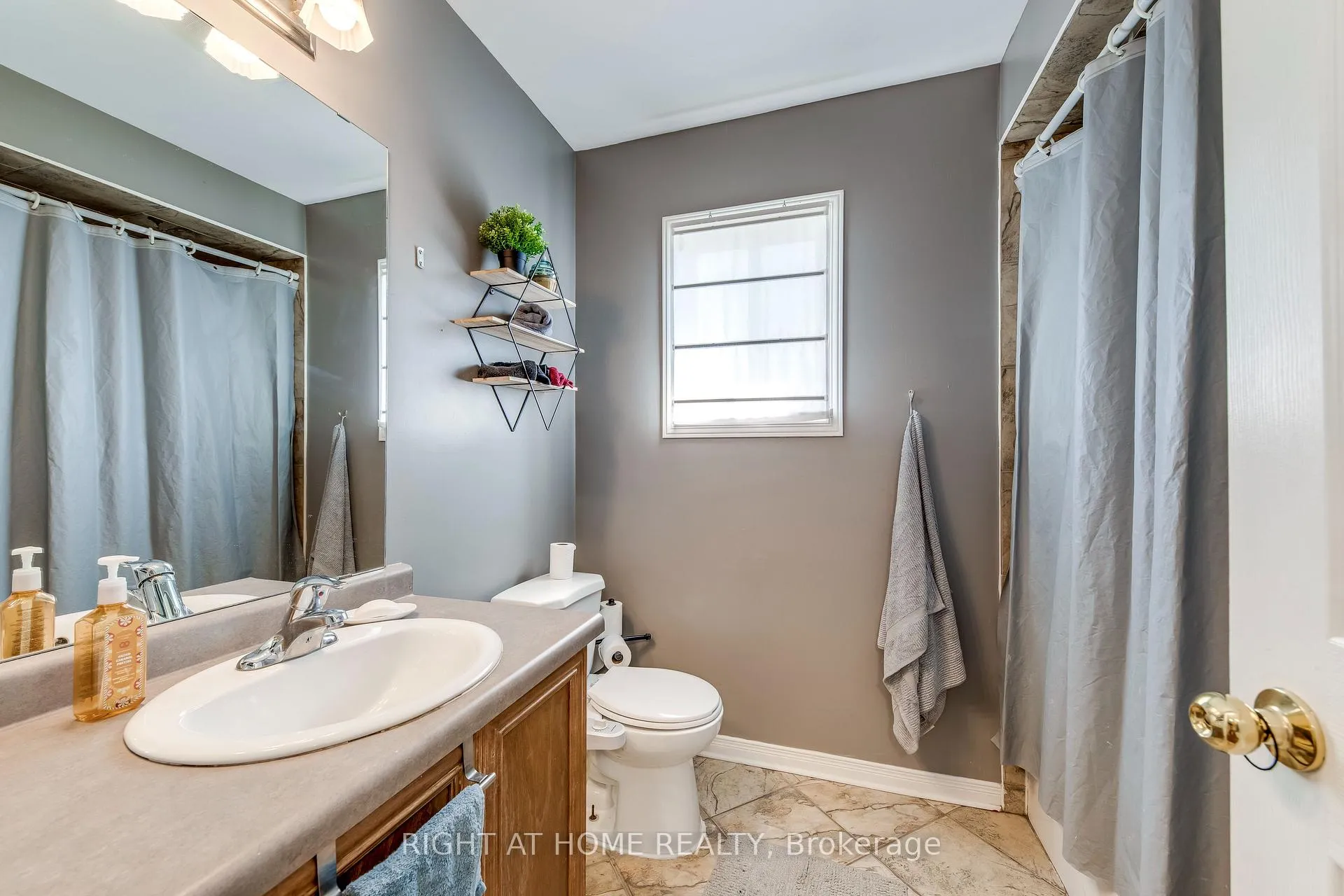 Photo 24 of 3048 Jenn Avenue, Burlington, Alton — HOMEH