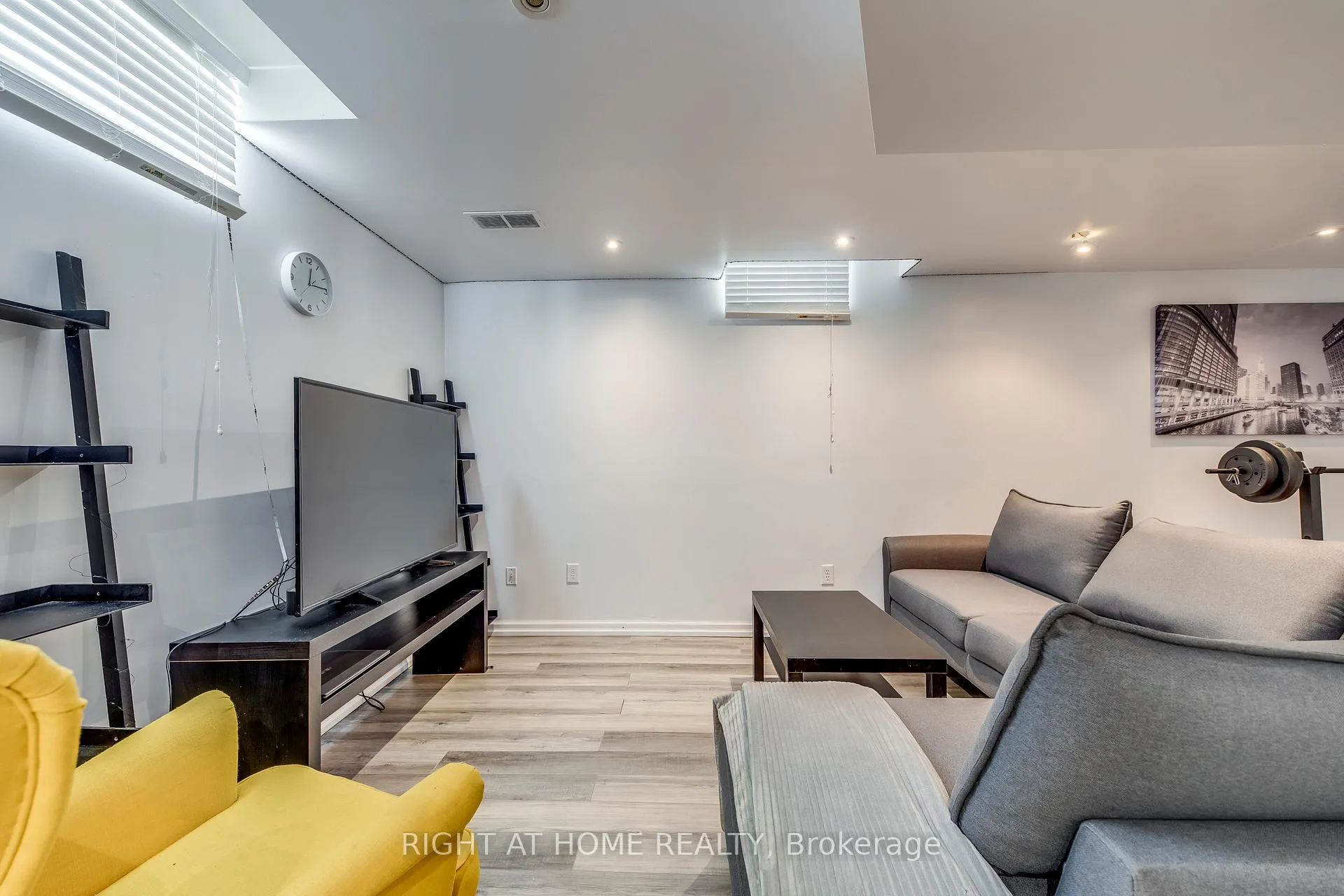 Photo 26 of 3048 Jenn Avenue, Burlington, Alton — HOMEH