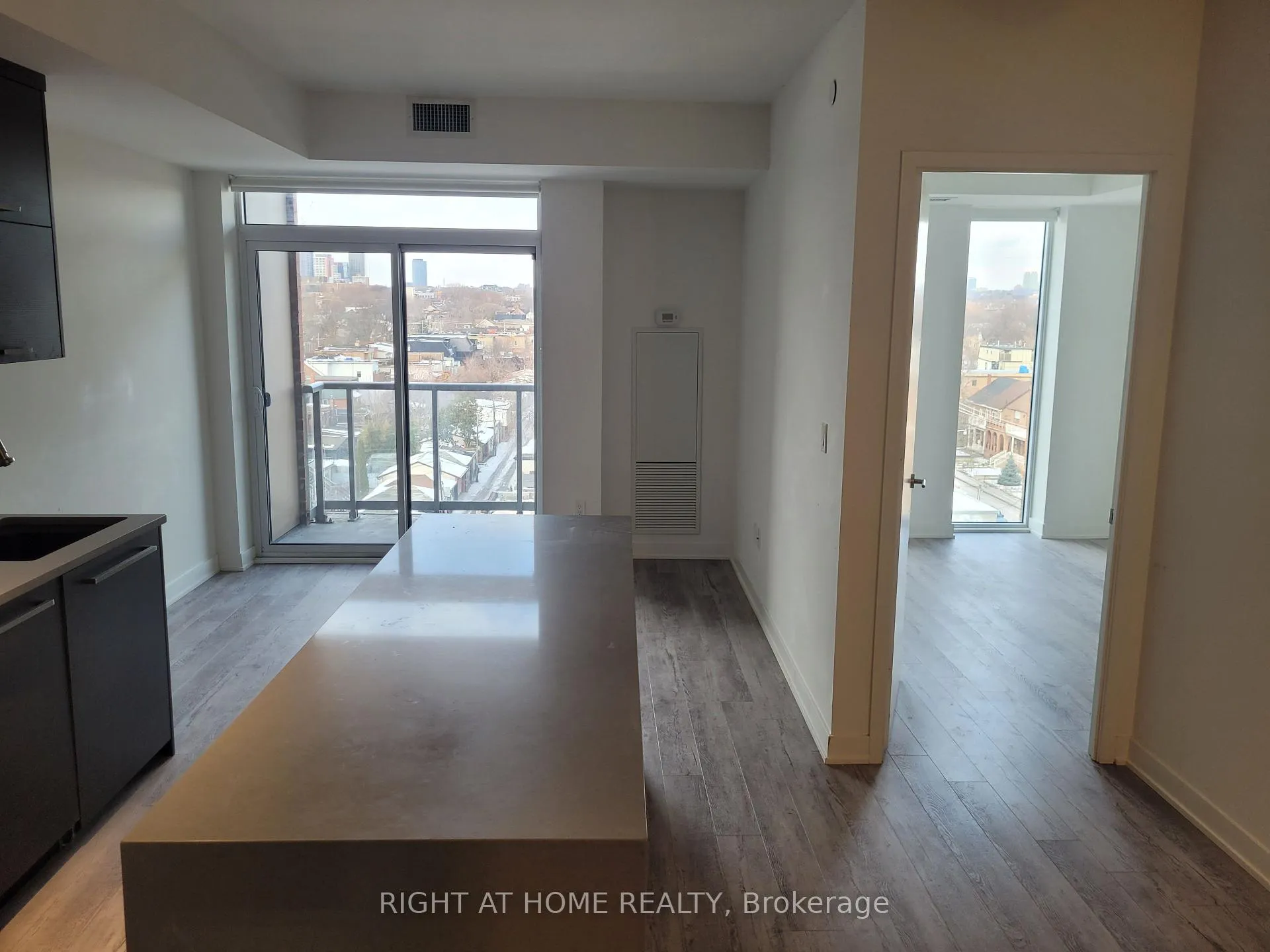 Photo 4 of Unit 712, 106 Dovercourt Road, Toronto, Trinity-Bellwoods — HOMEH