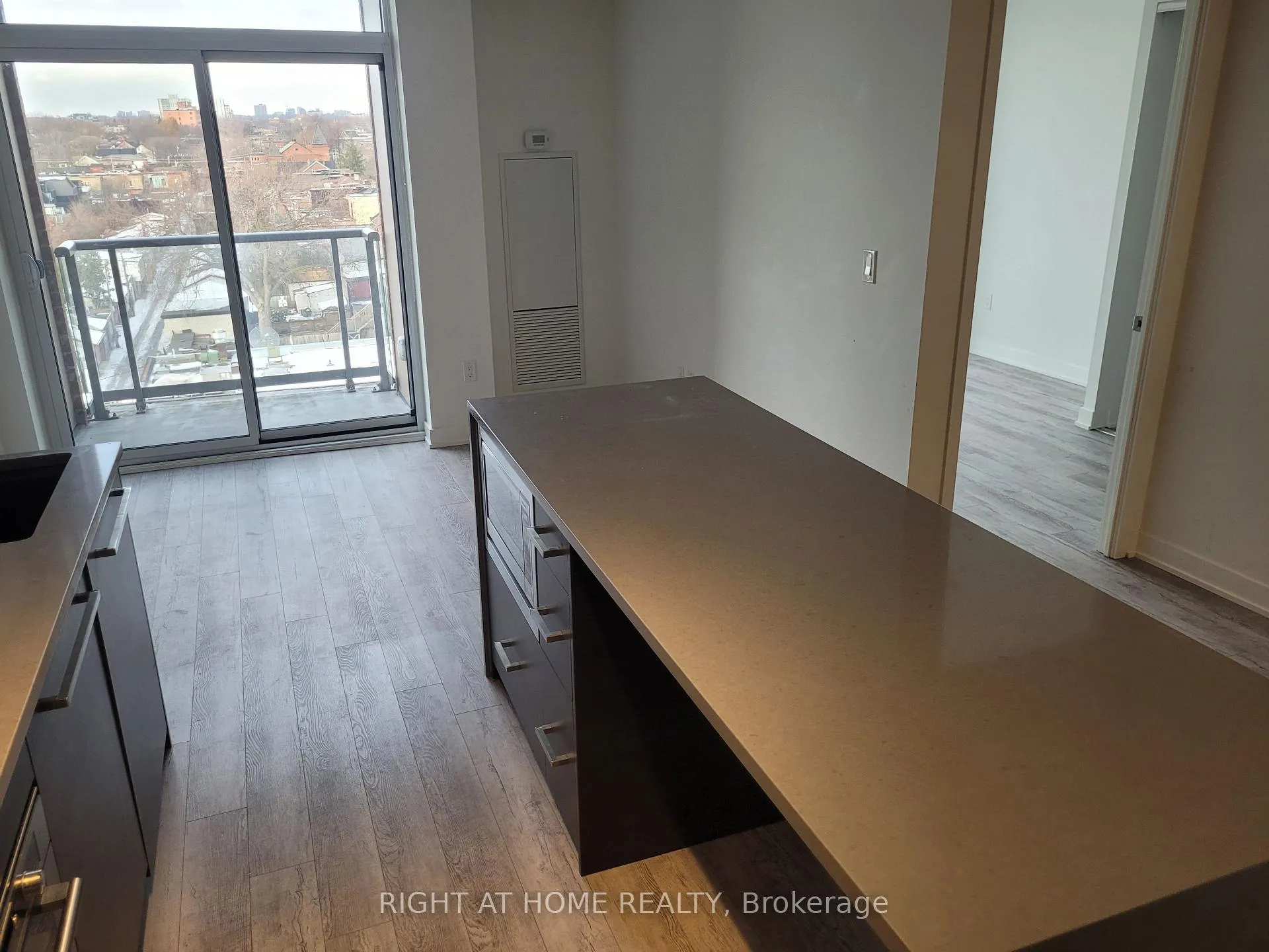 Photo 5 of Unit 712, 106 Dovercourt Road, Toronto, Trinity-Bellwoods — HOMEH