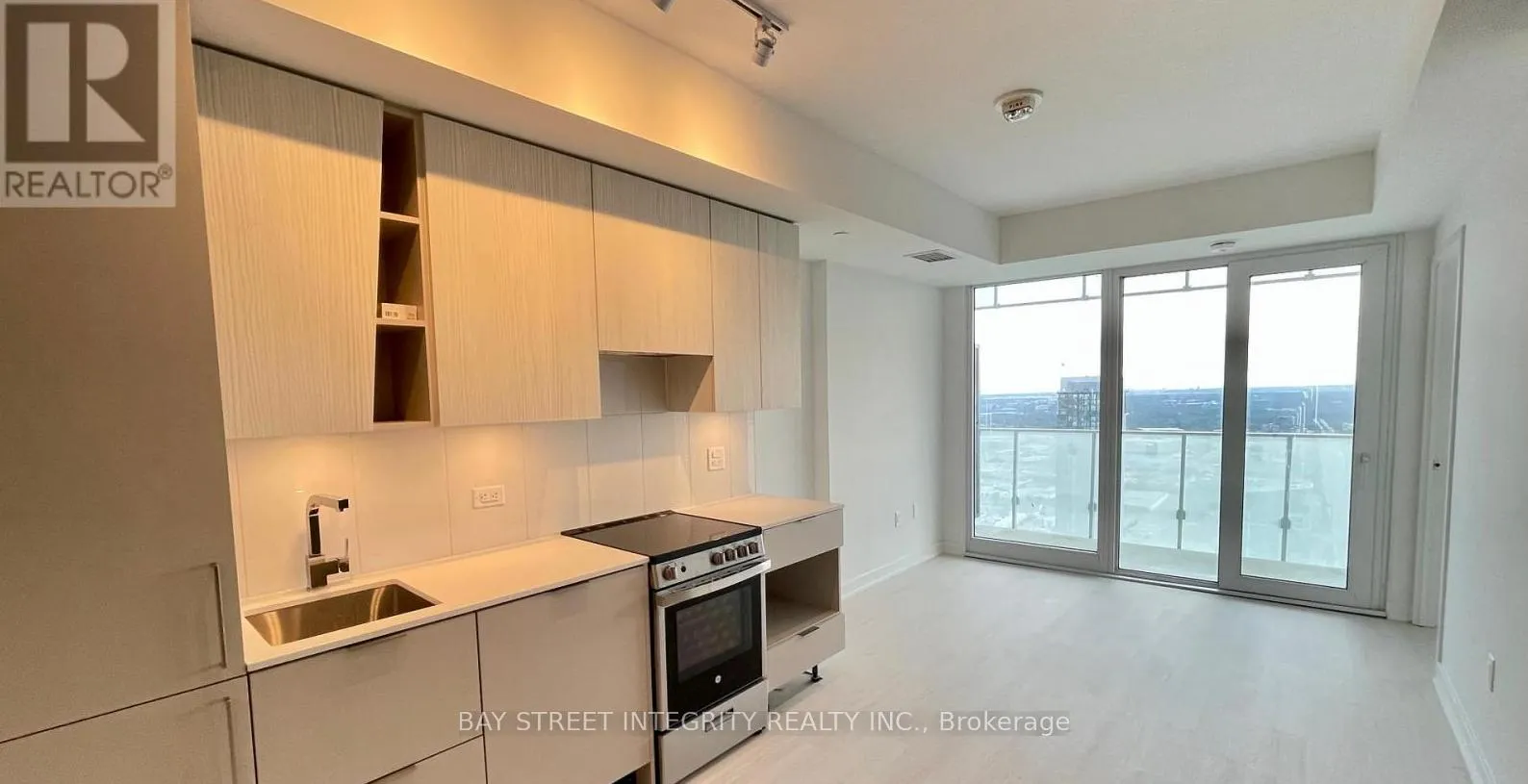 Photo 4 of Unit 4908, 3900 Confederation Parkway, Mississauga, City Centre — HOMEH