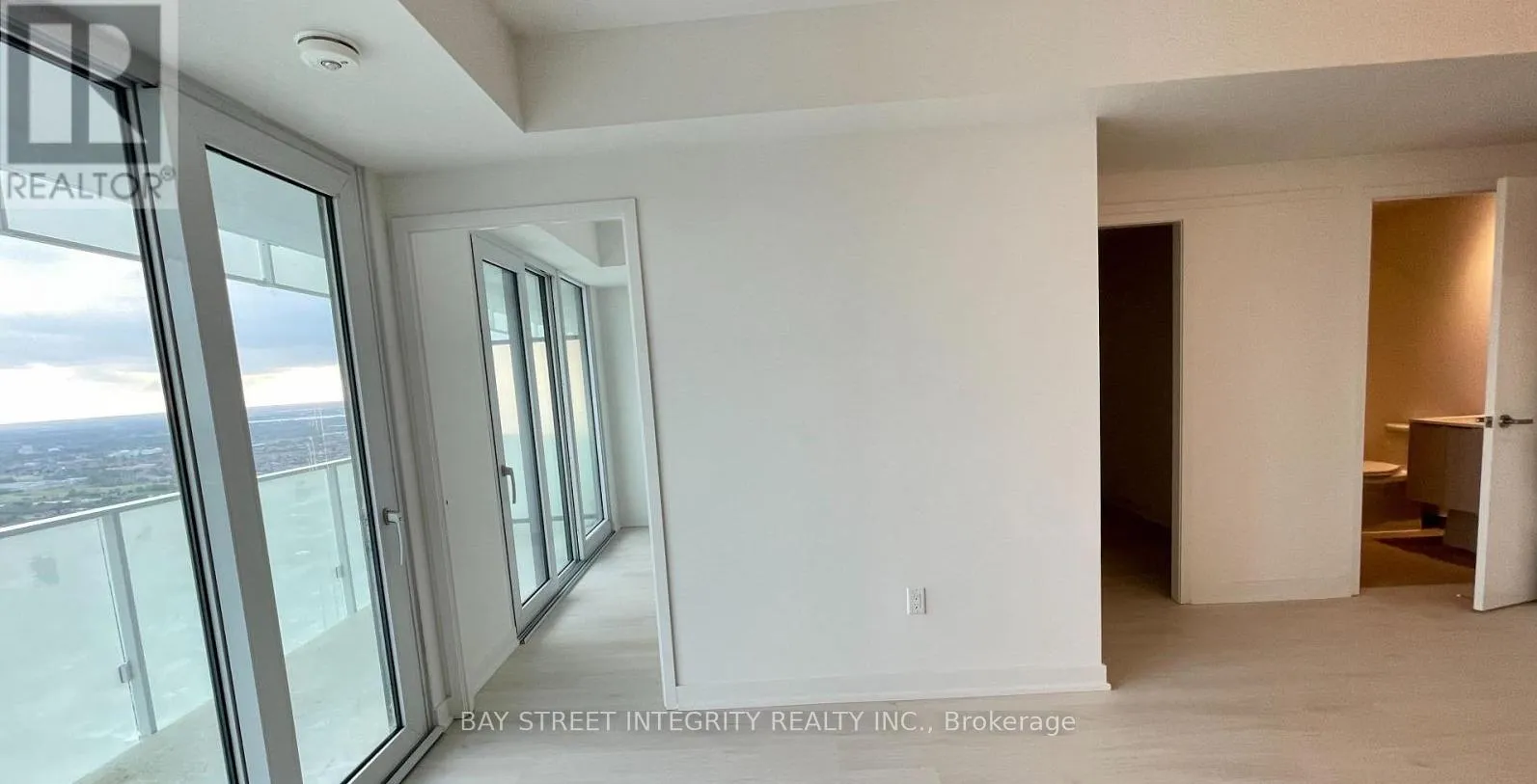 Photo 8 of Unit 4908, 3900 Confederation Parkway, Mississauga, City Centre — HOMEH