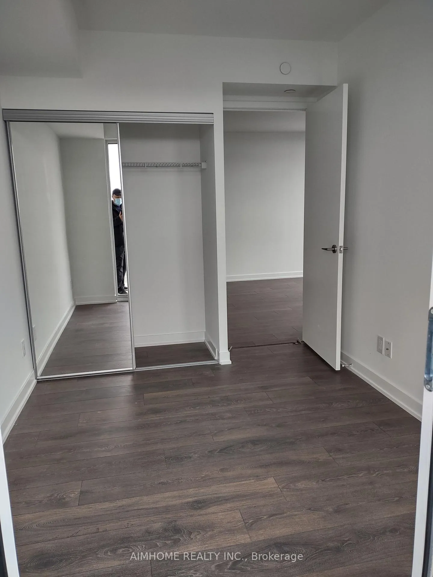 Photo 5 of 501 Yonge Street, Toronto, Church-Yonge Corridor — HOMEH