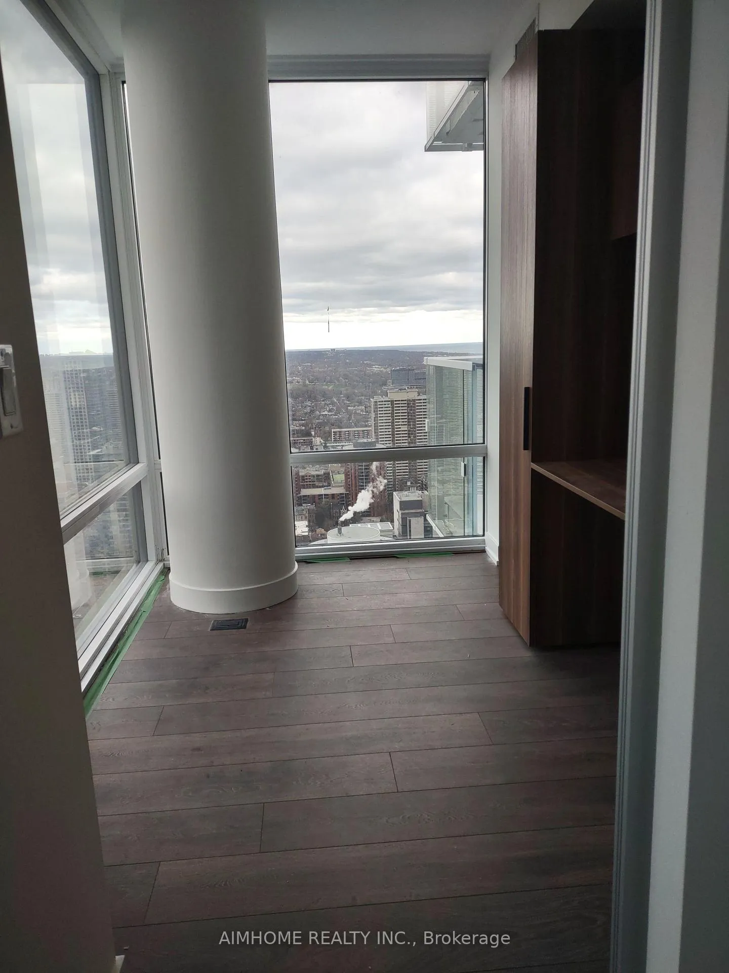 Photo 9 of 501 Yonge Street, Toronto, Church-Yonge Corridor — HOMEH