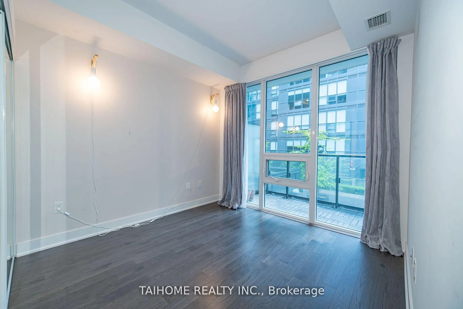 Photo 5 of Unit 307, 955 Bay Street, Toronto, Bay Street Corridor — HOMEH