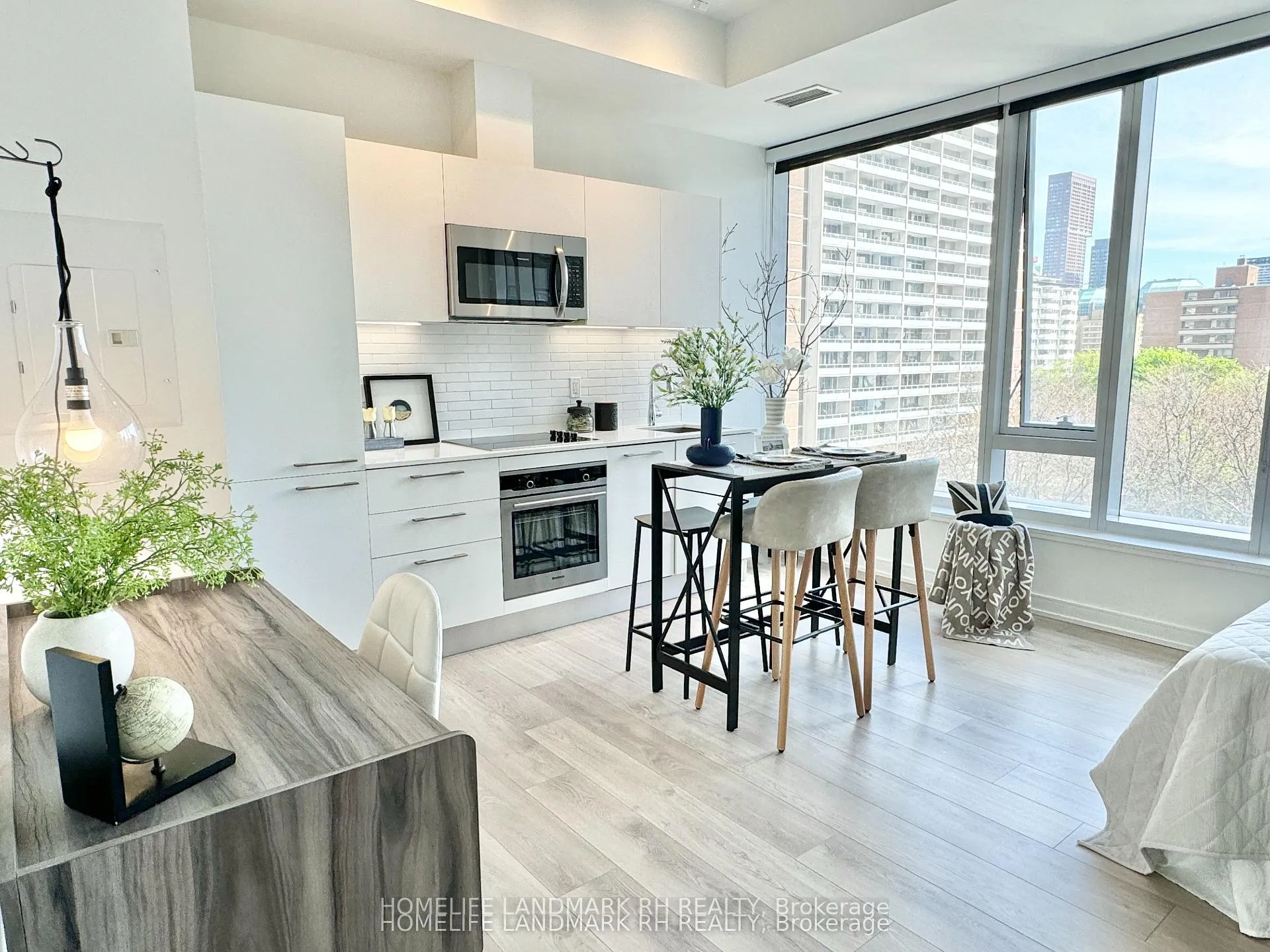 Photo 10 of Unit 610, 3 Gloucester Street, Toronto, Church-Yonge Corridor — HOMEH