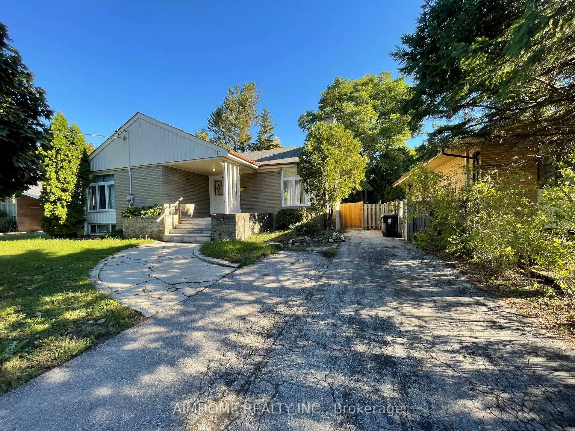Photo 2 of Unit Upper, 11 Lauralynn Crescent, Scarborough, Agincourt South-Malvern West — HOMEH