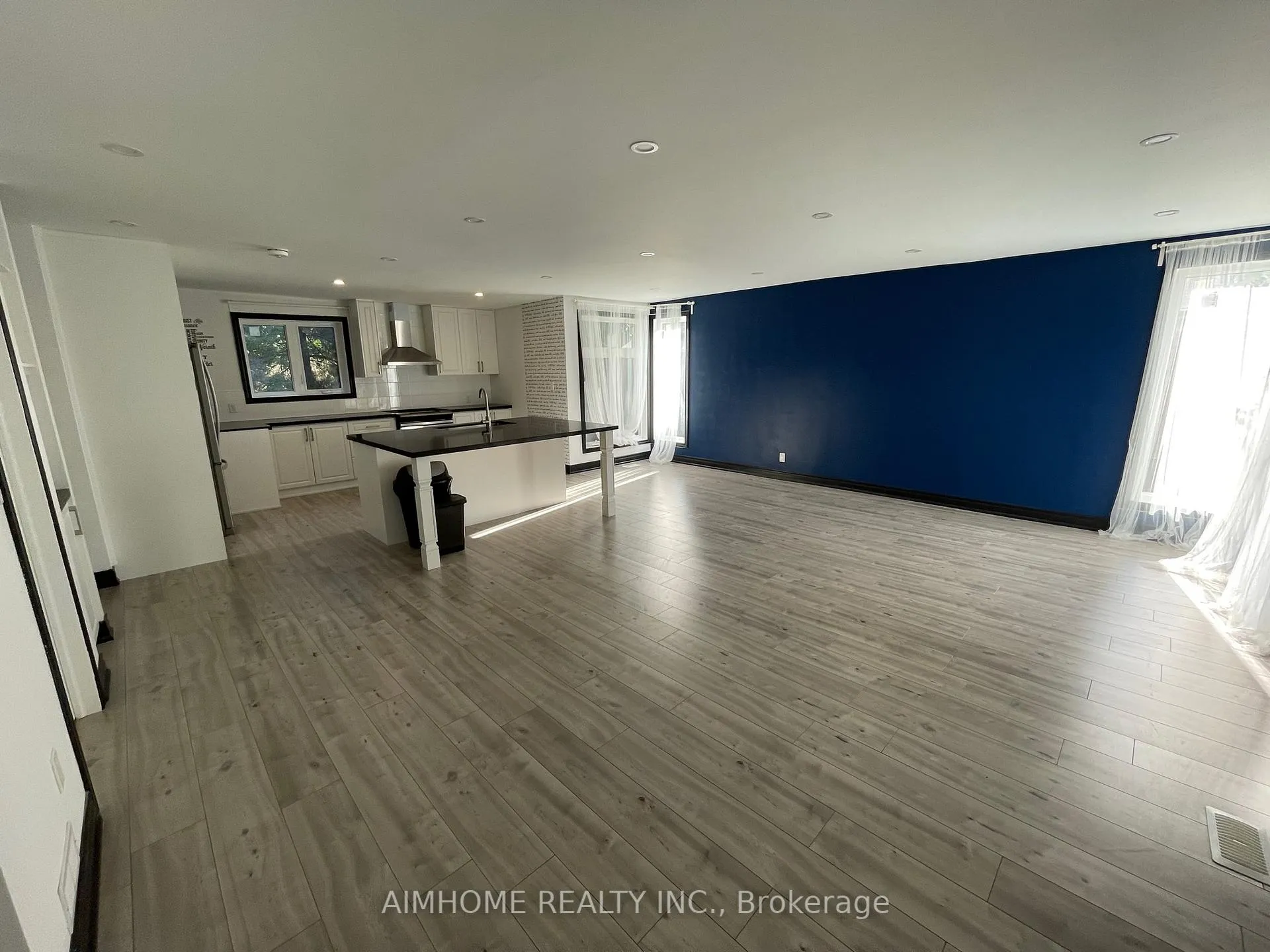 Photo 3 of Unit Upper, 11 Lauralynn Crescent, Scarborough, Agincourt South-Malvern West — HOMEH