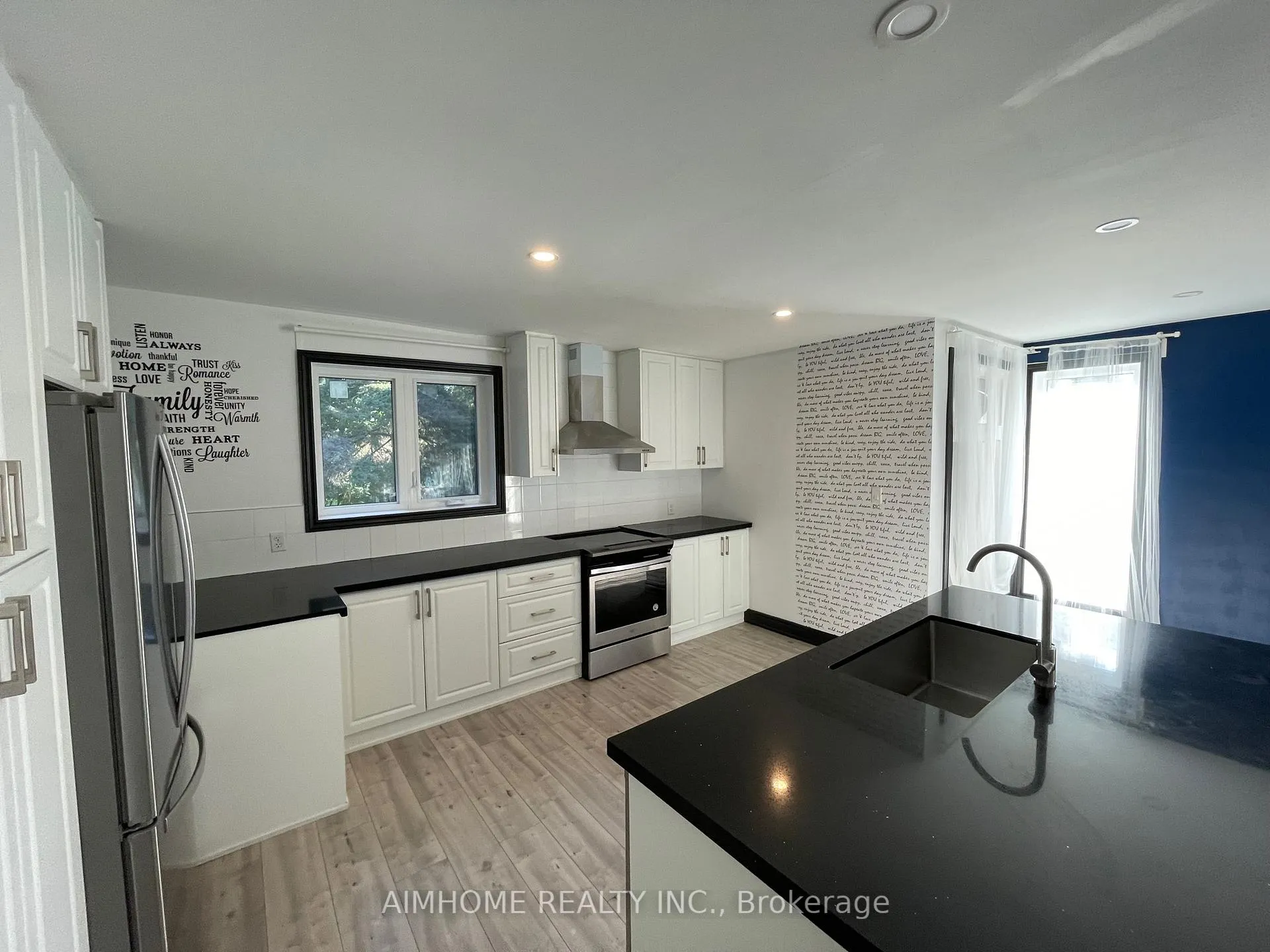 Photo 7 of Unit Upper, 11 Lauralynn Crescent, Scarborough, Agincourt South-Malvern West — HOMEH