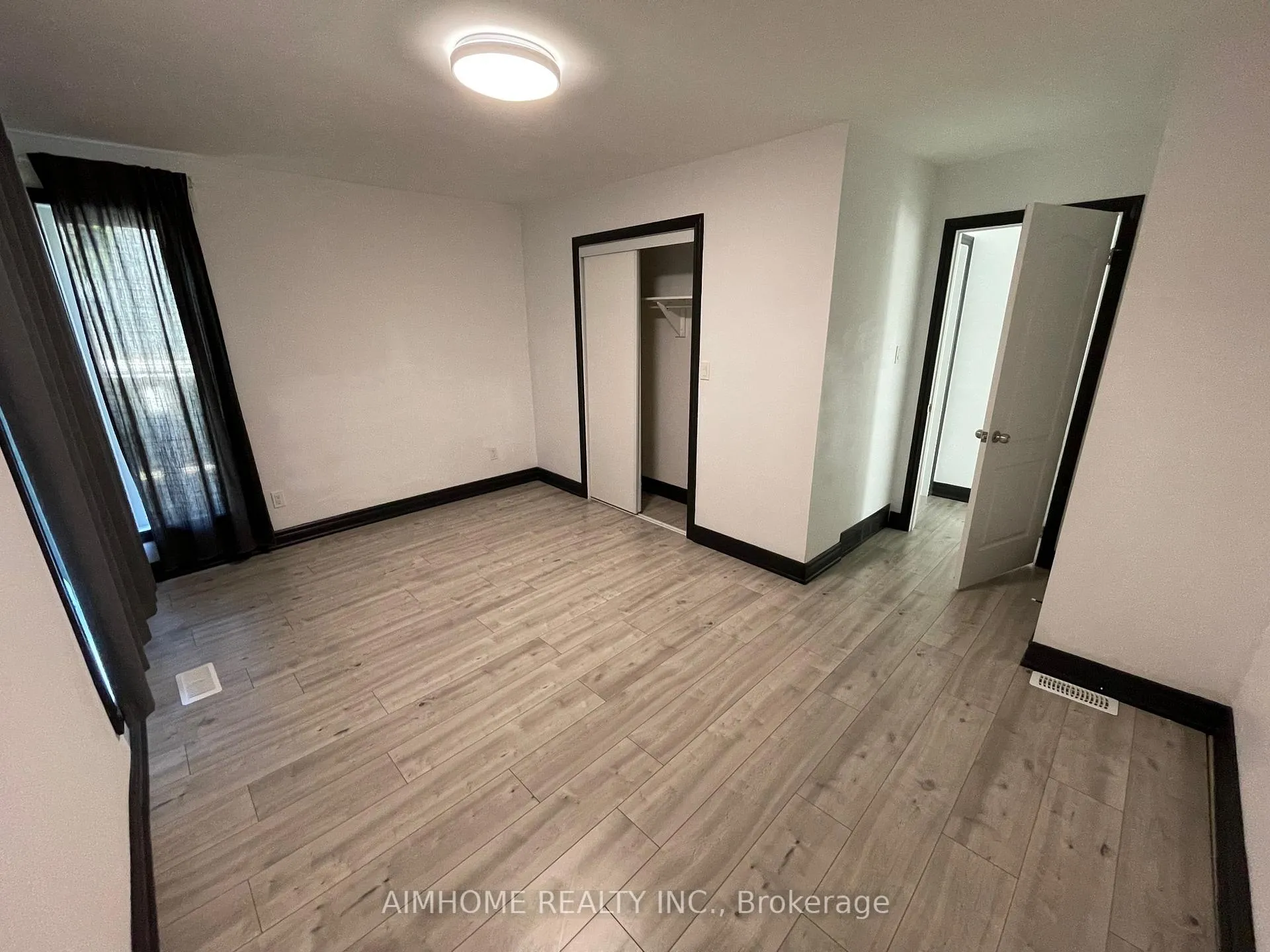 Photo 9 of Unit Upper, 11 Lauralynn Crescent, Scarborough, Agincourt South-Malvern West — HOMEH