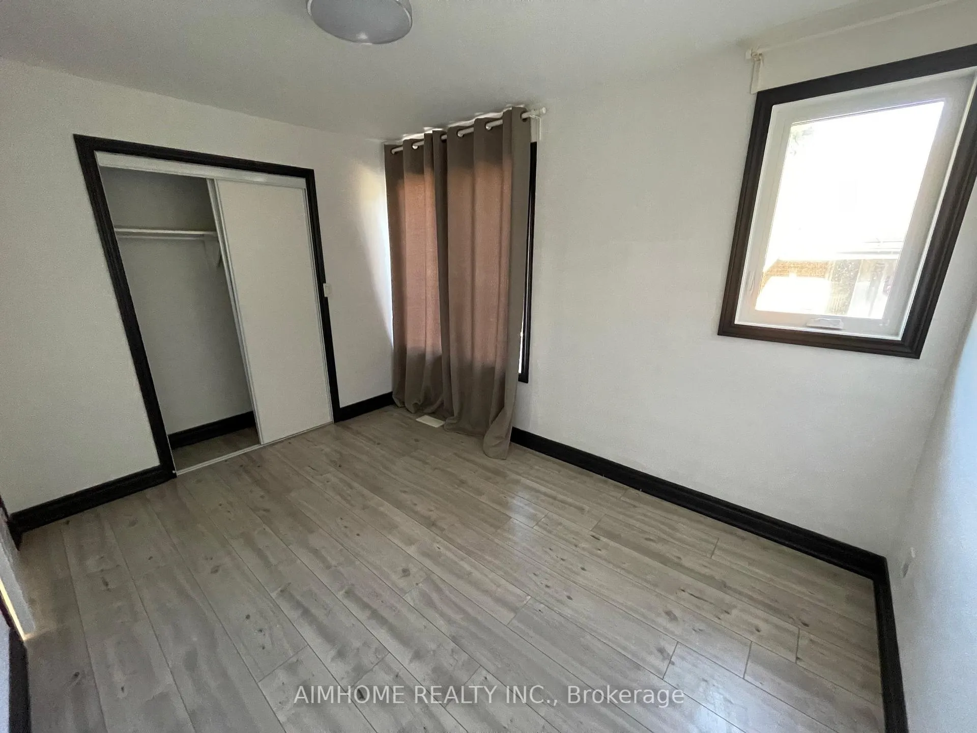 Photo 10 of Unit Upper, 11 Lauralynn Crescent, Scarborough, Agincourt South-Malvern West — HOMEH