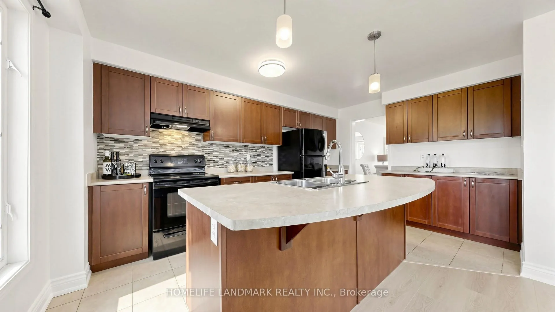 Photo 10 of 17 Hepworth Crescent, Hamilton, Ancaster — HOMEH