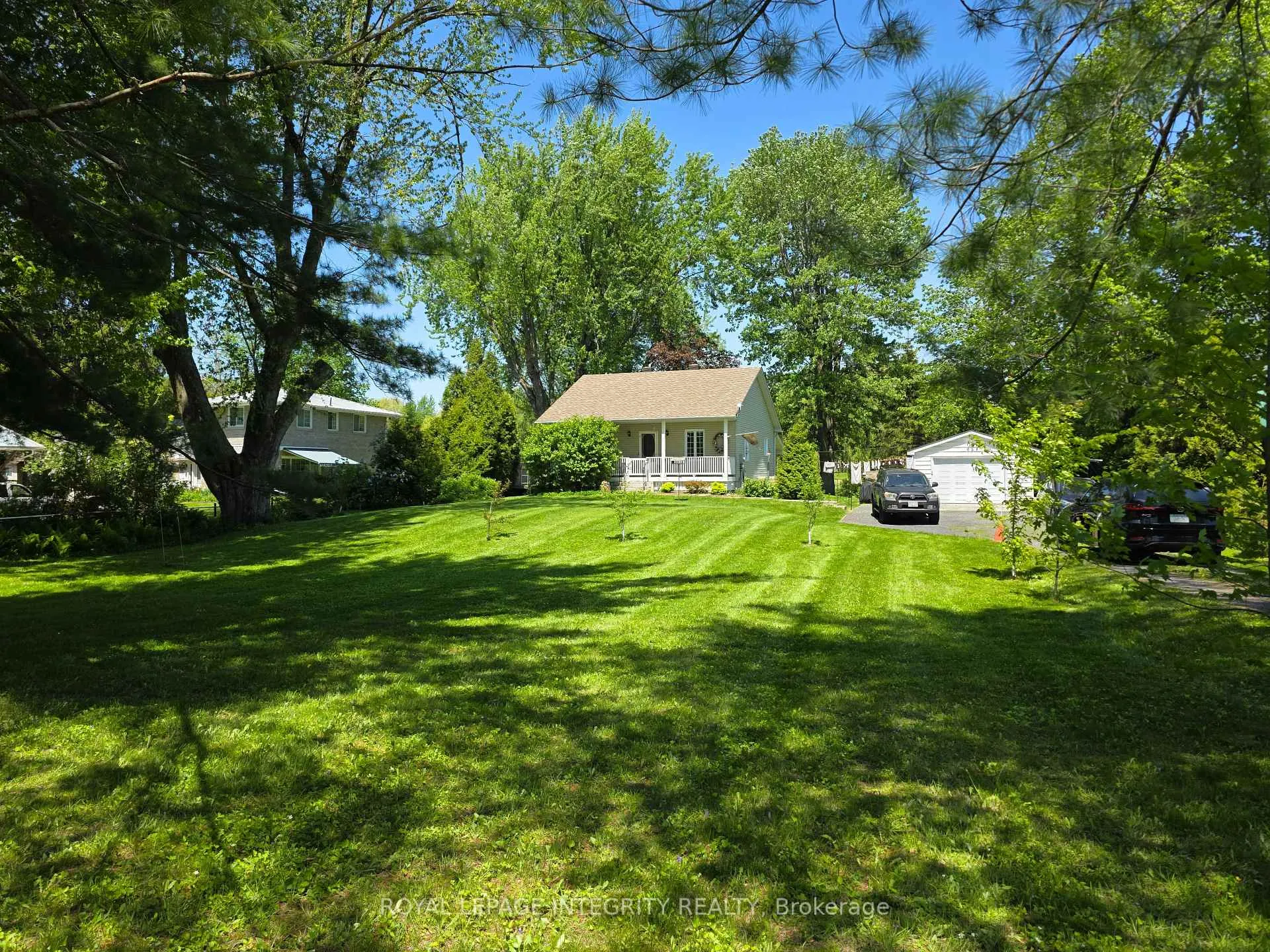 Photo 1 of 19825 Loyalist Road, South Glengarry, South Glengarry (Charlottenburgh) Twp — HOMEH