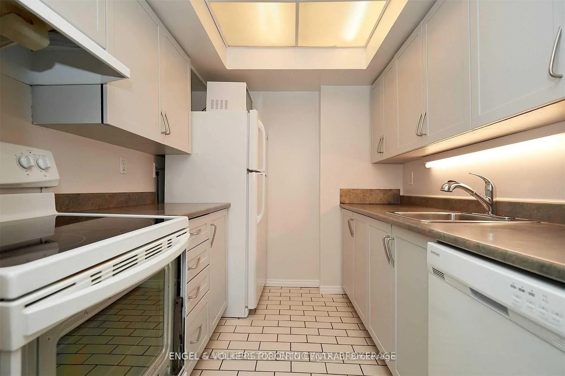 Photo 12 of Unit 310, 222 The Esplanade Street, Toronto, Waterfront Communities — HOMEH