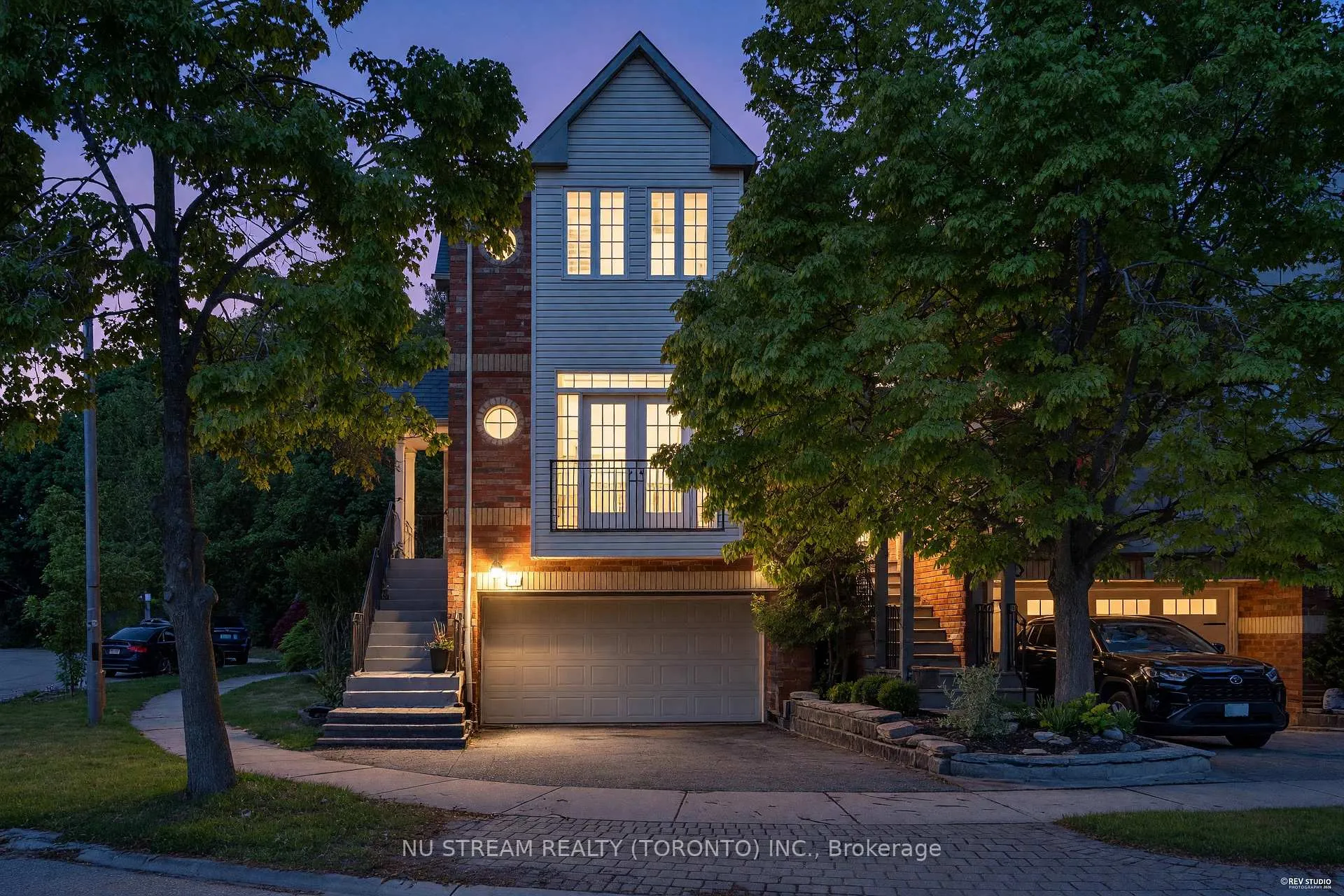 Photo 2 of 36 Crispin Court, Markham, Buttonville — HOMEH
