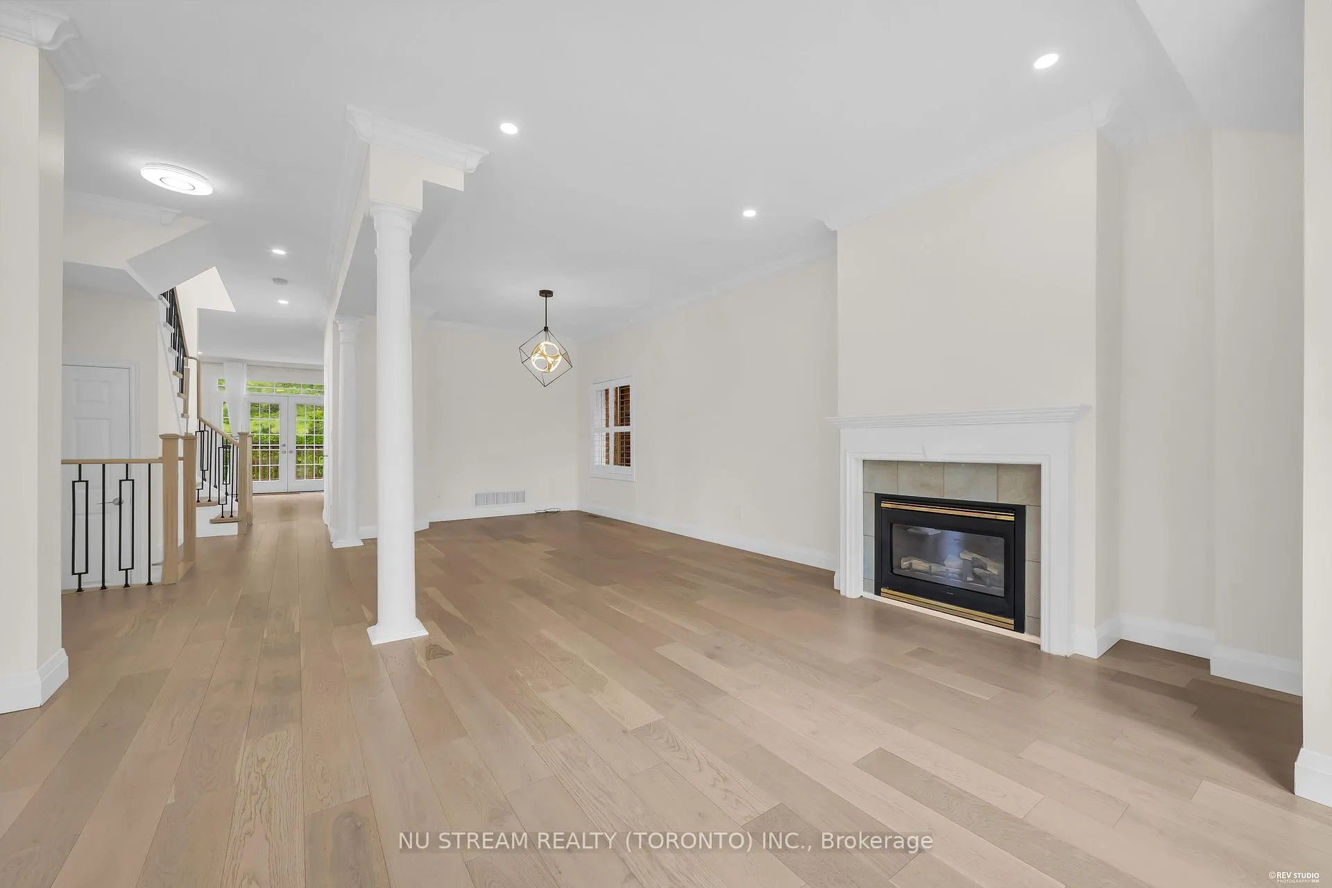 Photo 7 of 36 Crispin Court, Markham, Buttonville — HOMEH