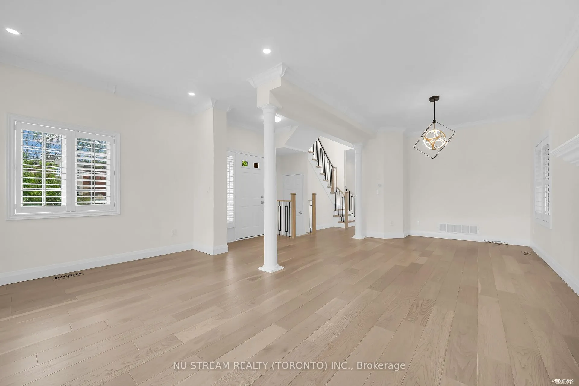 Photo 8 of 36 Crispin Court, Markham, Buttonville — HOMEH
