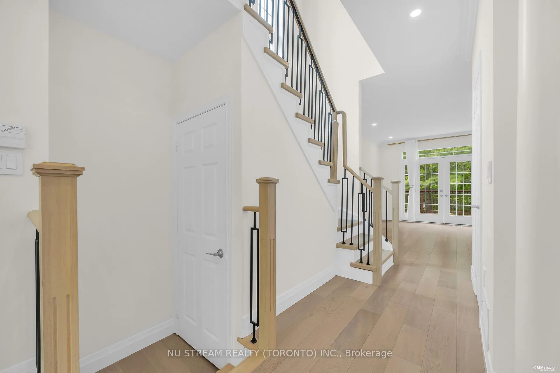 Photo 9 of 36 Crispin Court, Markham, Buttonville — HOMEH