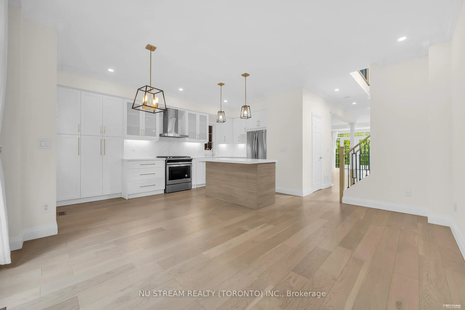 Photo 12 of 36 Crispin Court, Markham, Buttonville — HOMEH