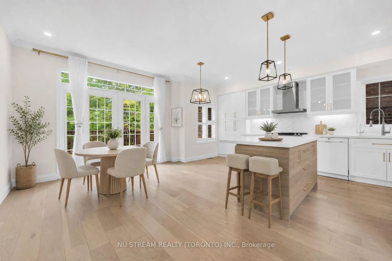 Photo 14 of 36 Crispin Court, Markham, Buttonville — HOMEH