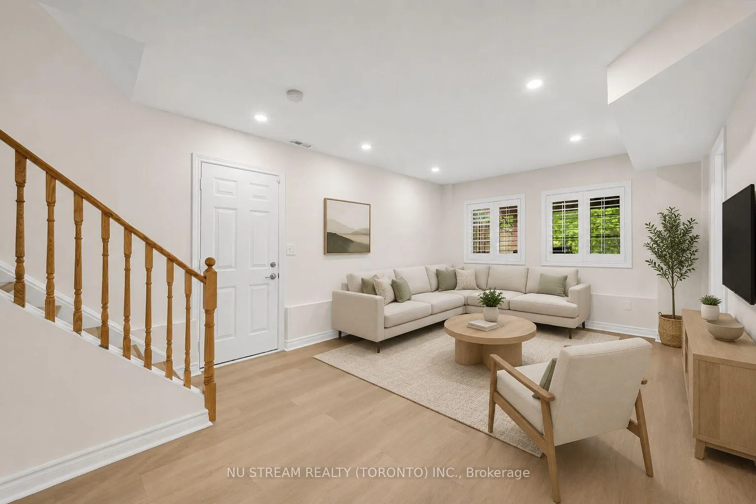 Photo 34 of 36 Crispin Court, Markham, Buttonville — HOMEH