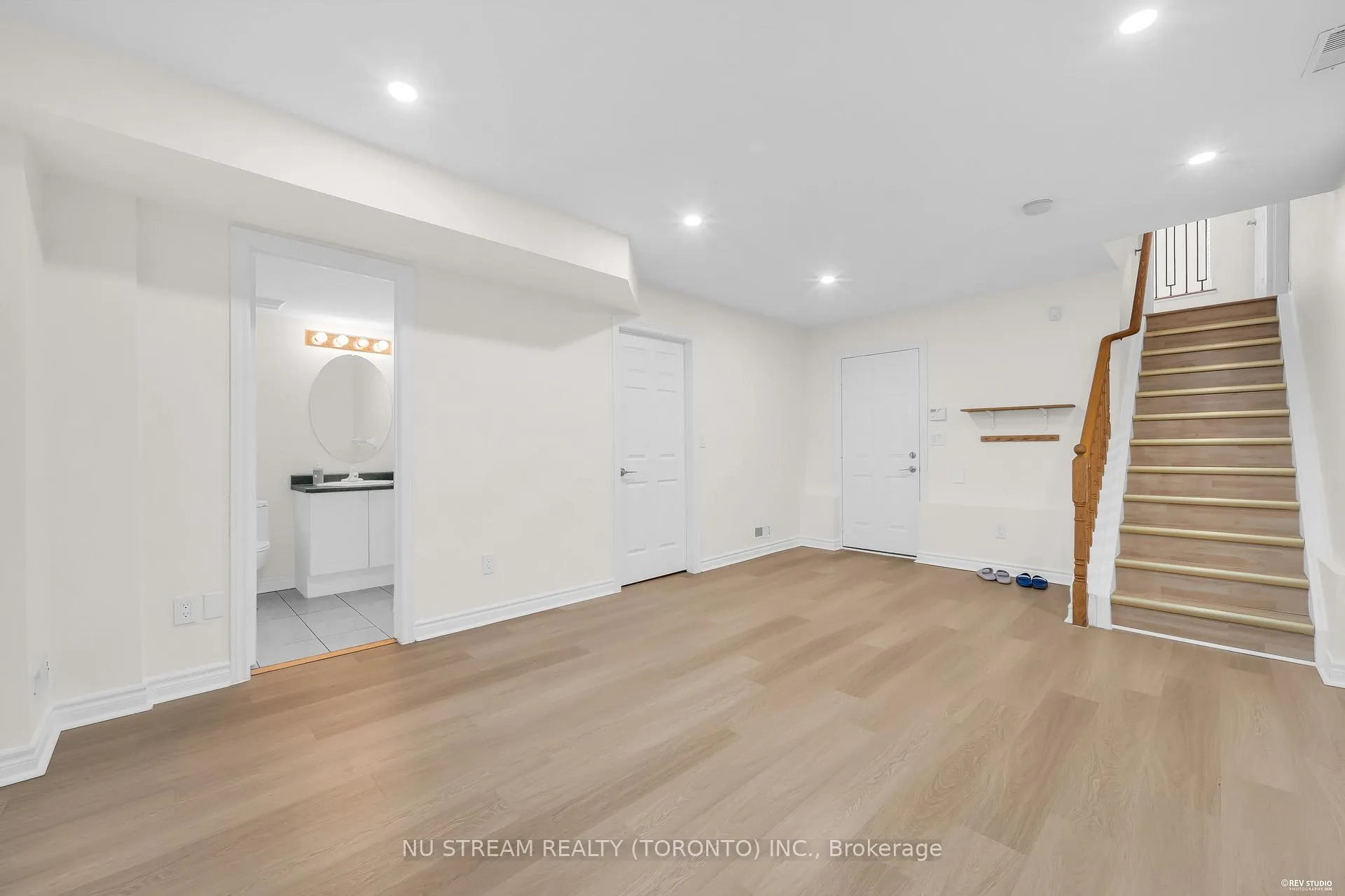 Photo 36 of 36 Crispin Court, Markham, Buttonville — HOMEH
