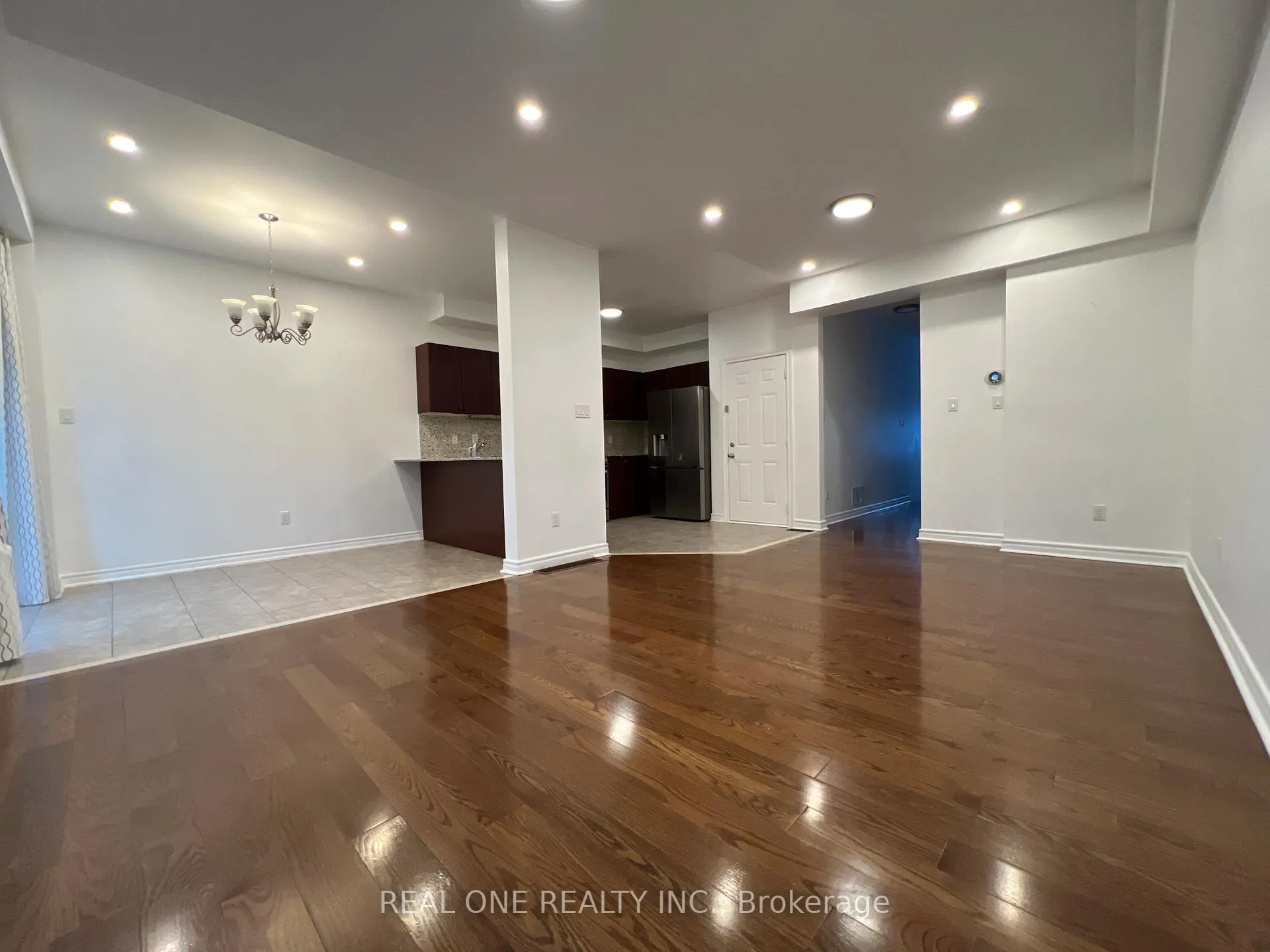 Photo 4 of 53 Hammersly Boulevard, Markham, Wismer — HOMEH