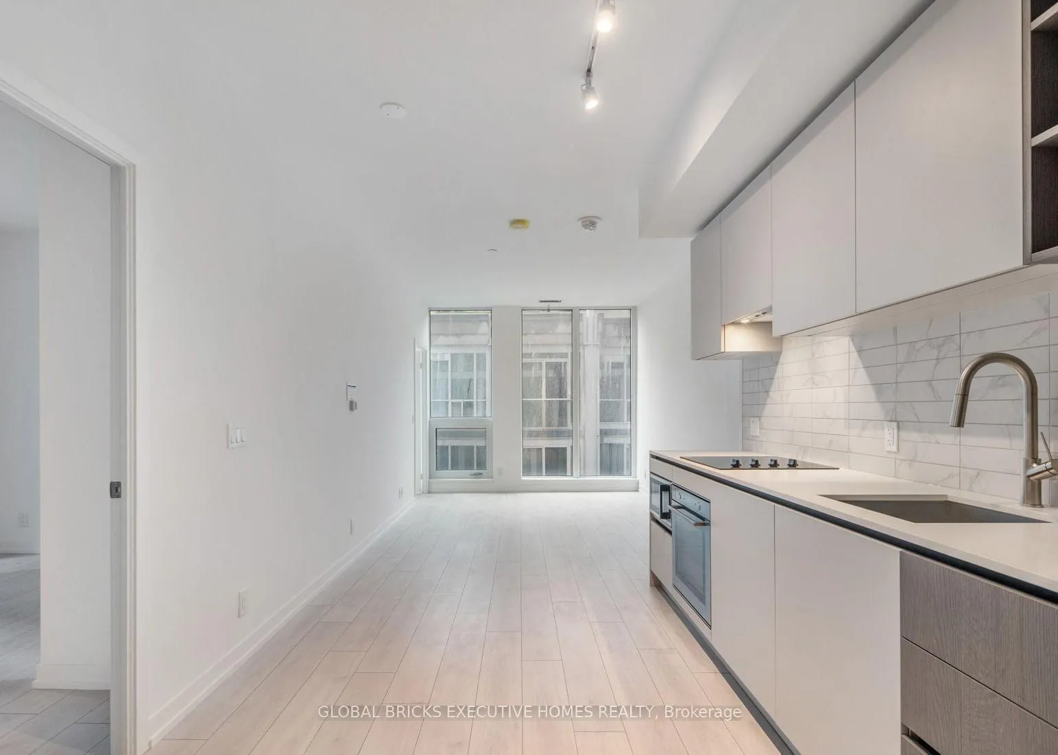 Photo 7 of Unit 1011, 55 Mercer Street, Toronto, Waterfront Communities — HOMEH