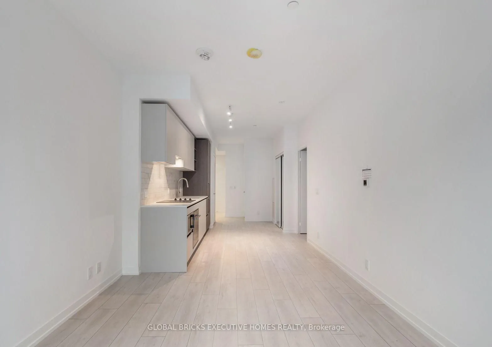 Photo 8 of Unit 1011, 55 Mercer Street, Toronto, Waterfront Communities — HOMEH