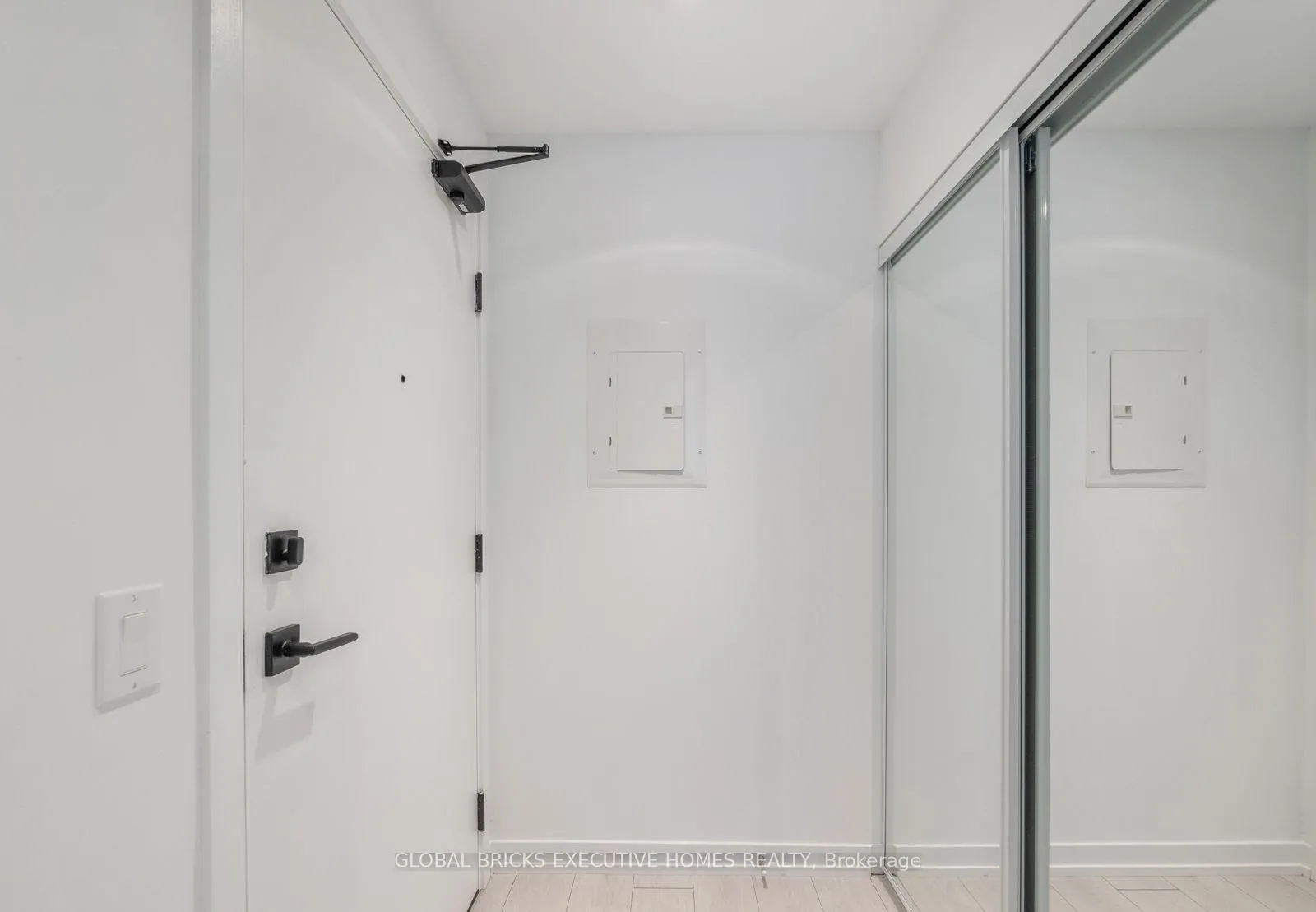 Photo 15 of Unit 1011, 55 Mercer Street, Toronto, Waterfront Communities — HOMEH