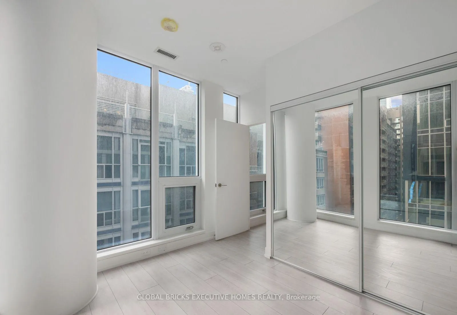 Photo 21 of Unit 1011, 55 Mercer Street, Toronto, Waterfront Communities — HOMEH