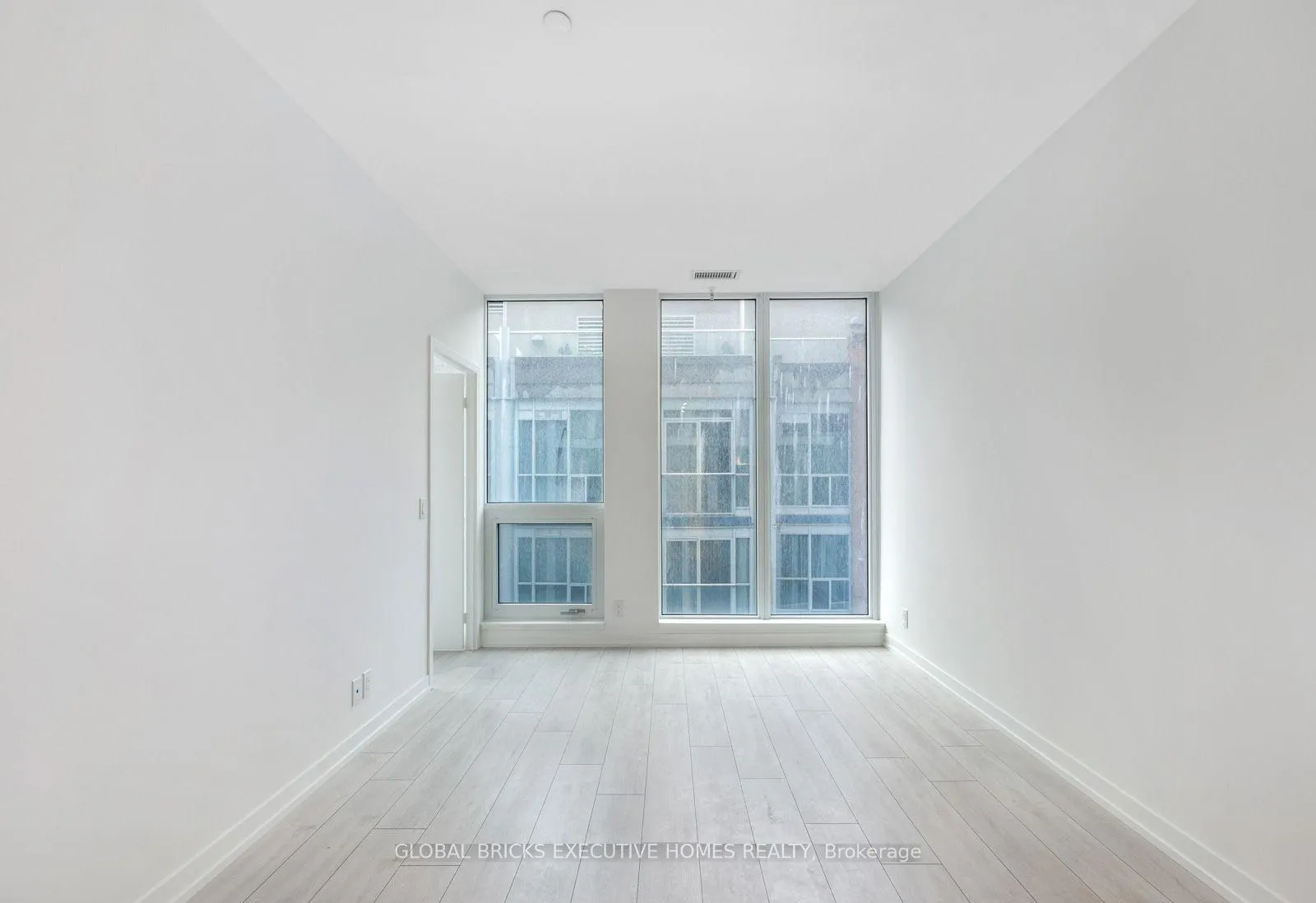 Photo 31 of Unit 1011, 55 Mercer Street, Toronto, Waterfront Communities — HOMEH