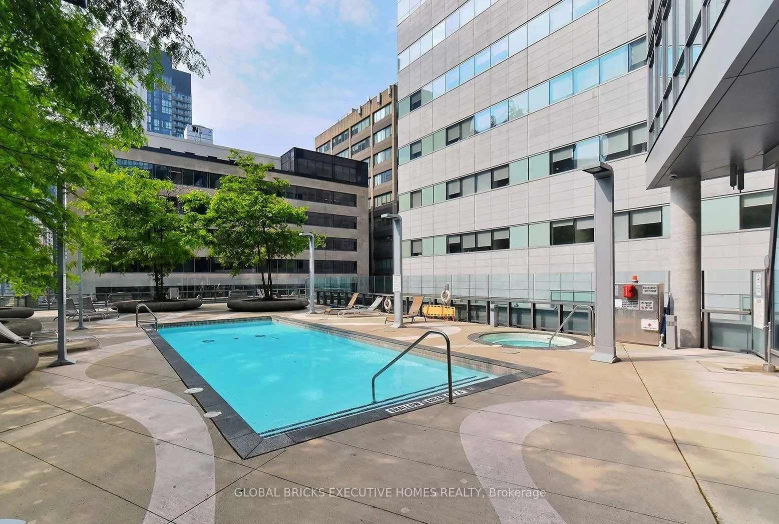 Photo 7 of Unit 501, 832 Bay Street, Toronto, Bay Street Corridor — HOMEH
