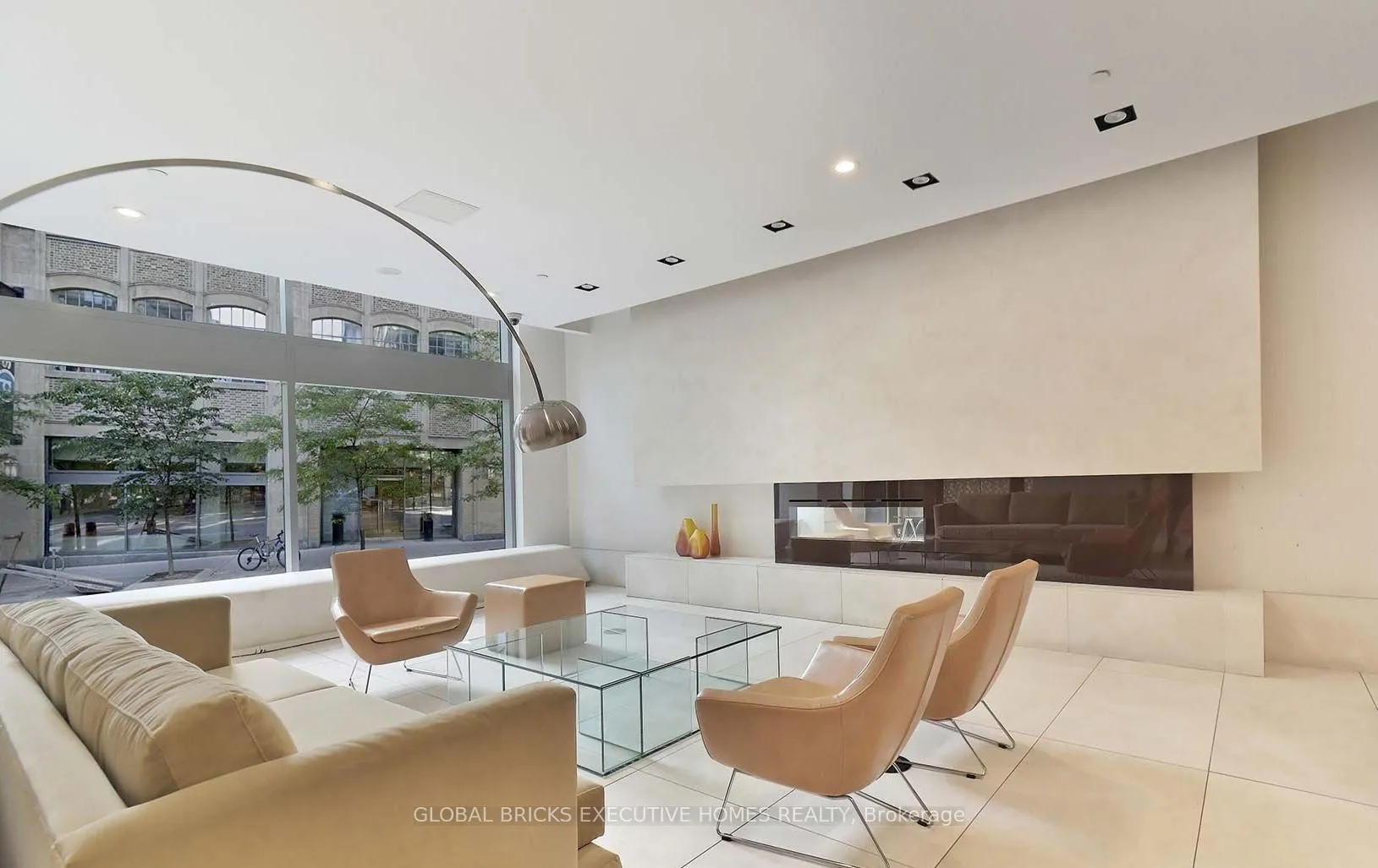 Photo 8 of Unit 501, 832 Bay Street, Toronto, Bay Street Corridor — HOMEH