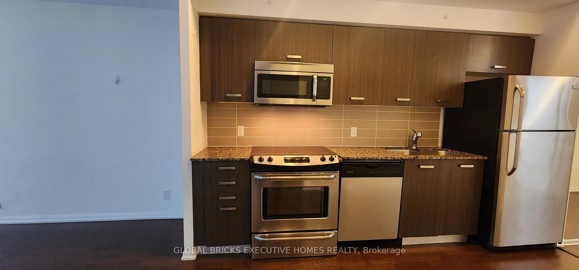 Photo 12 of Unit 501, 832 Bay Street, Toronto, Bay Street Corridor — HOMEH