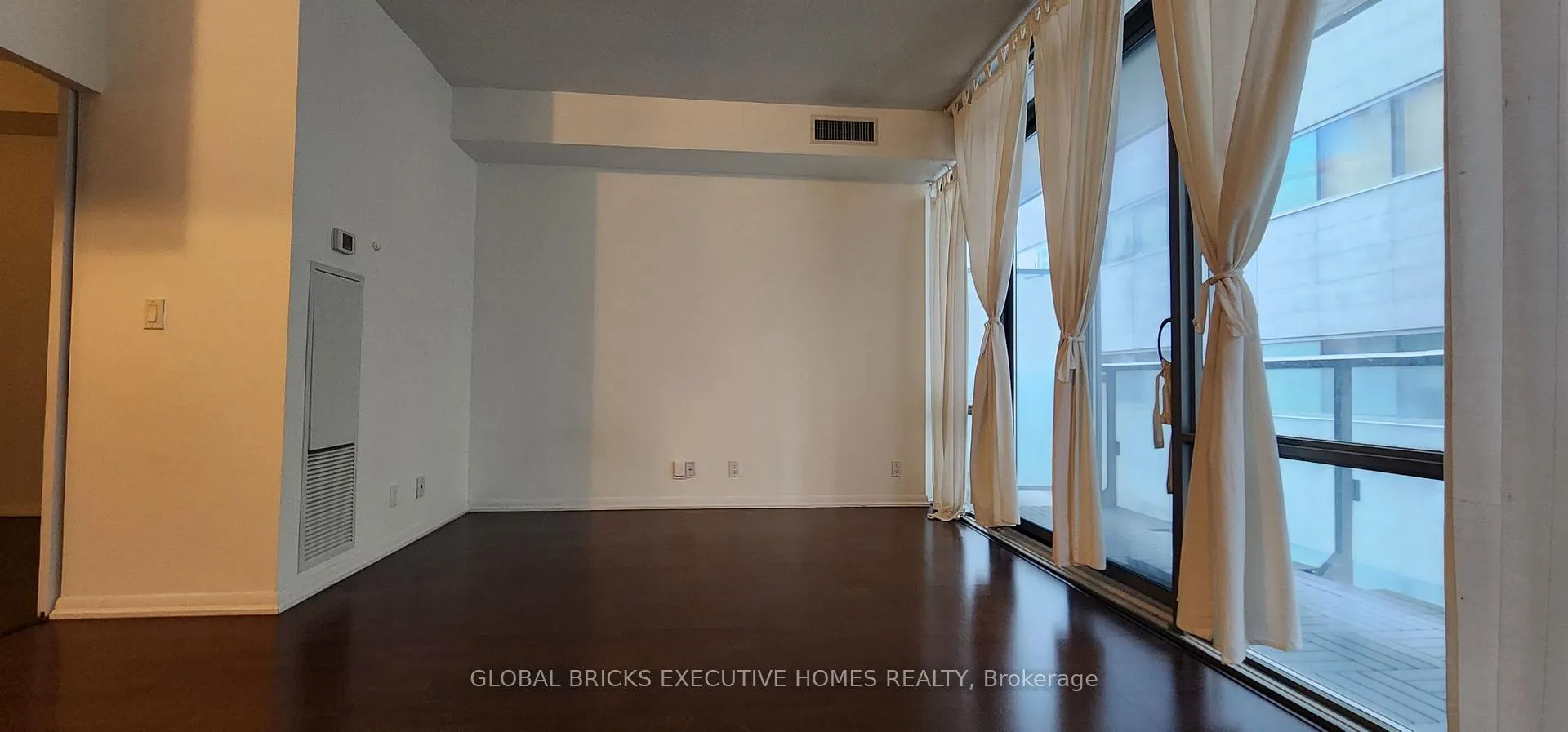 Photo 14 of Unit 501, 832 Bay Street, Toronto, Bay Street Corridor — HOMEH