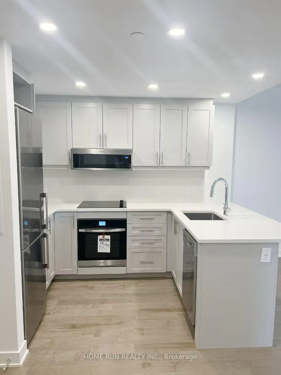 Photo 2 of Unit 804, 340 Queen Street, Ottawa, Ottawa Centre — HOMEH