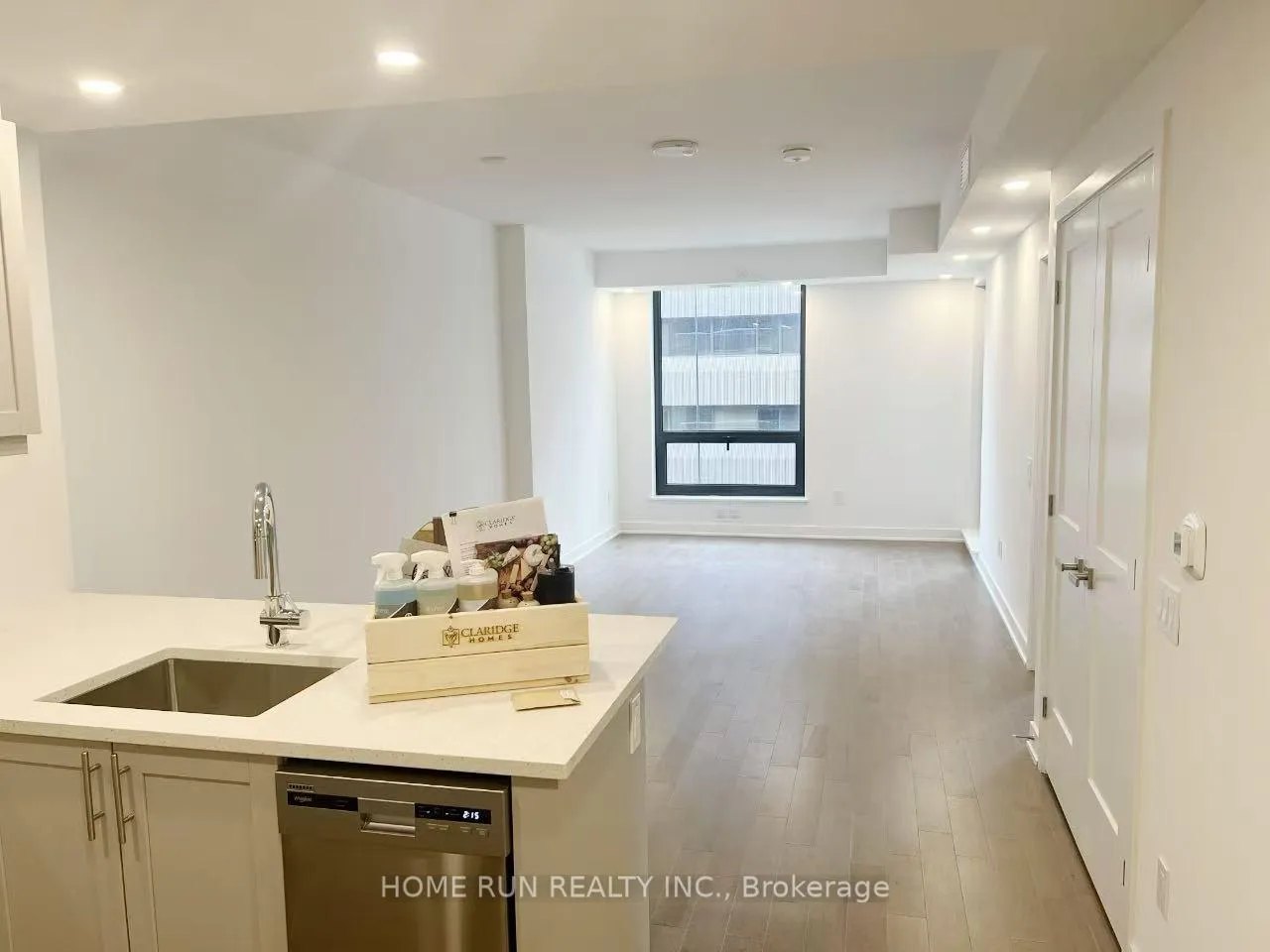 Photo 3 of Unit 804, 340 Queen Street, Ottawa, Ottawa Centre — HOMEH