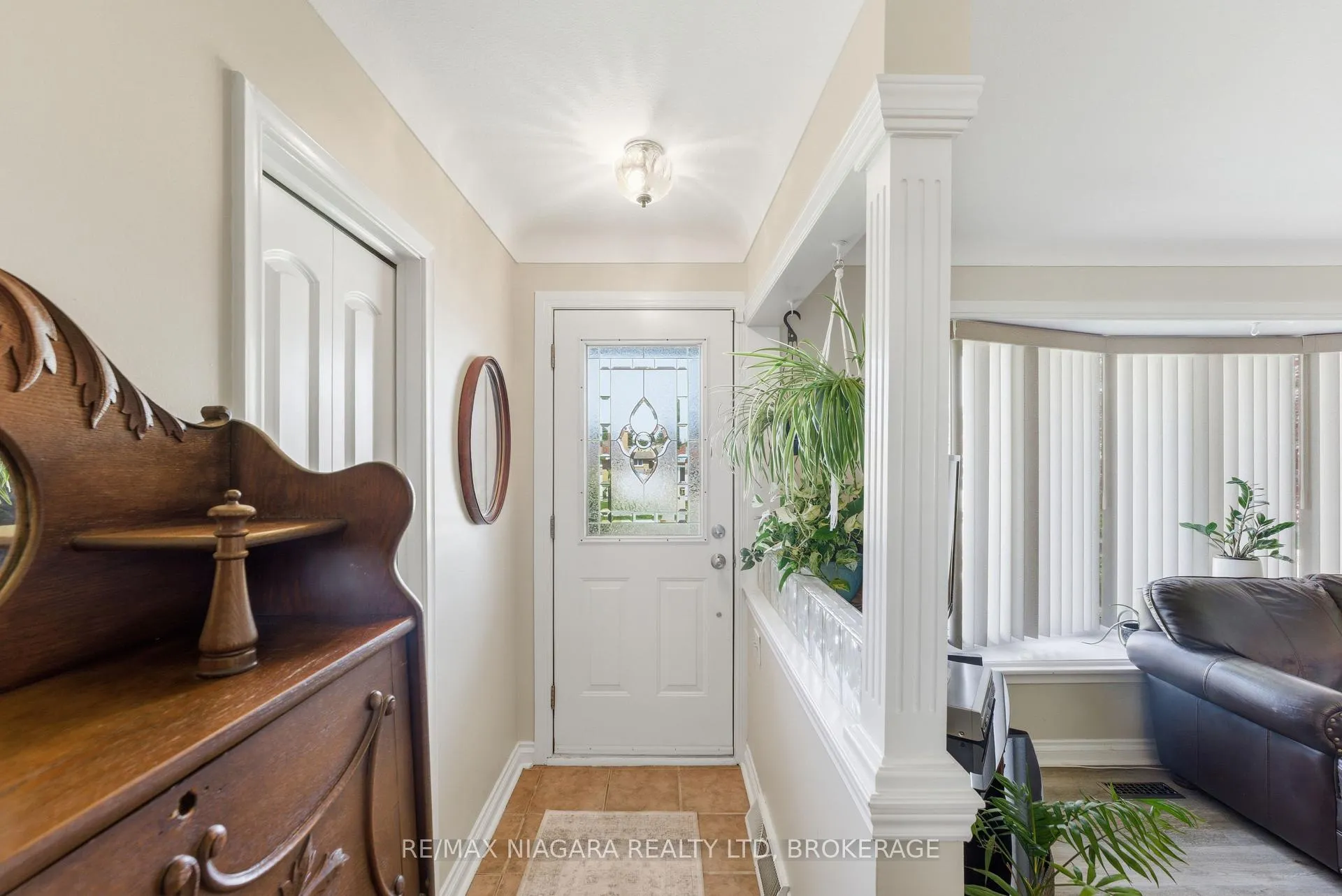 Photo 5 of 3169 Frances Avenue, Niagara Falls, Church's Lane — HOMEH