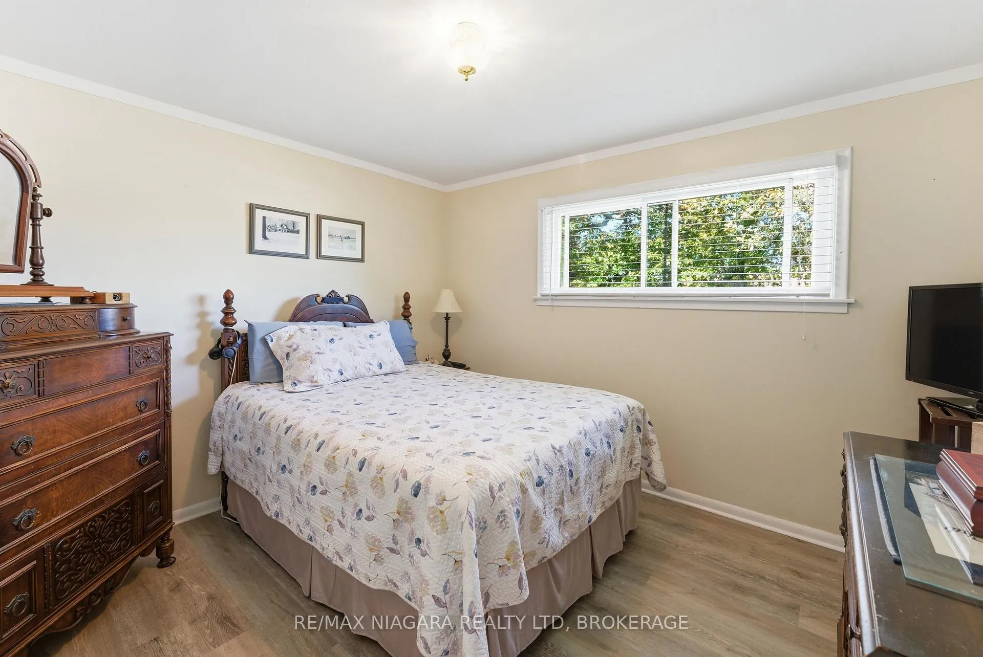 Photo 8 of 3169 Frances Avenue, Niagara Falls, Church's Lane — HOMEH