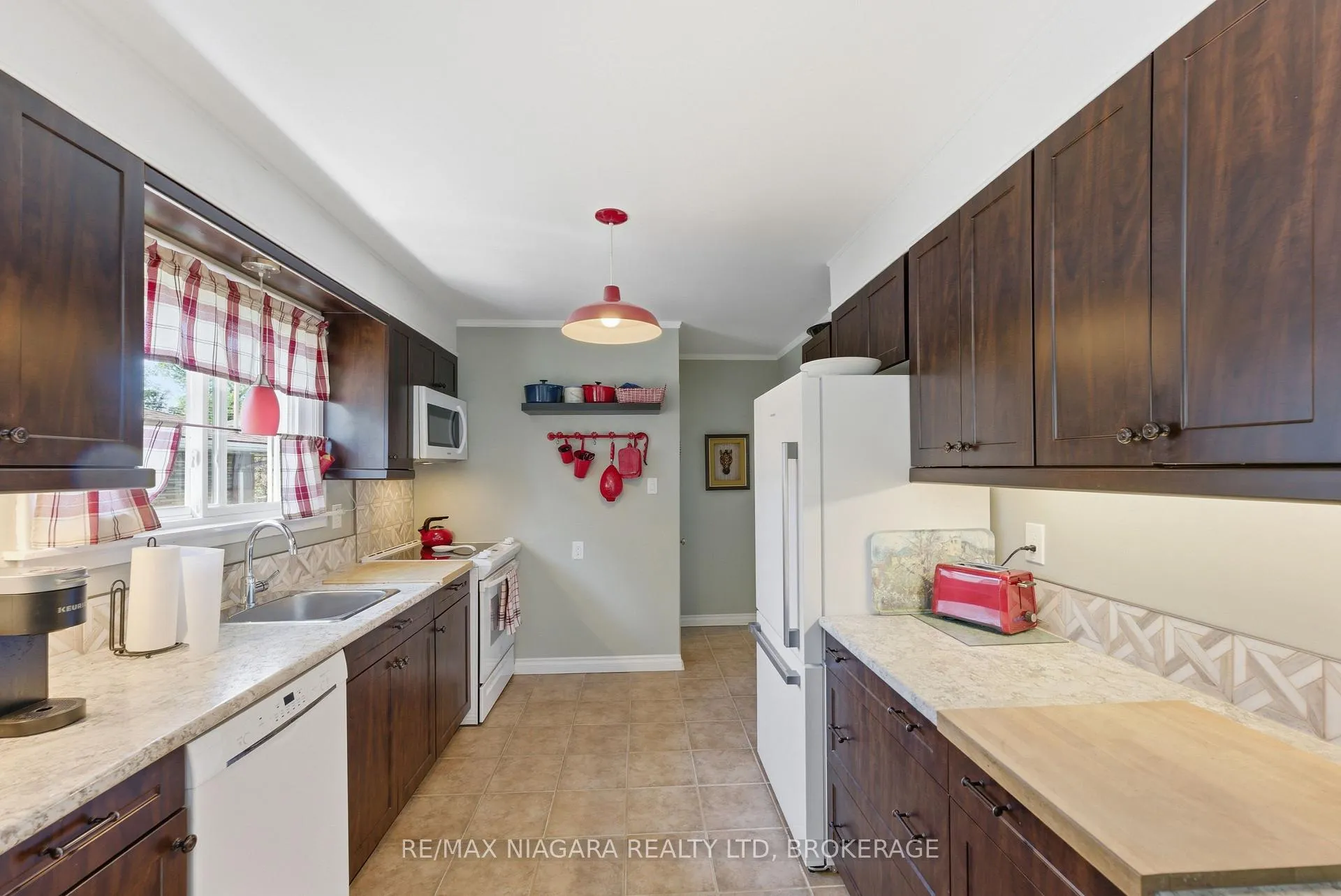 Photo 17 of 3169 Frances Avenue, Niagara Falls, Church's Lane — HOMEH