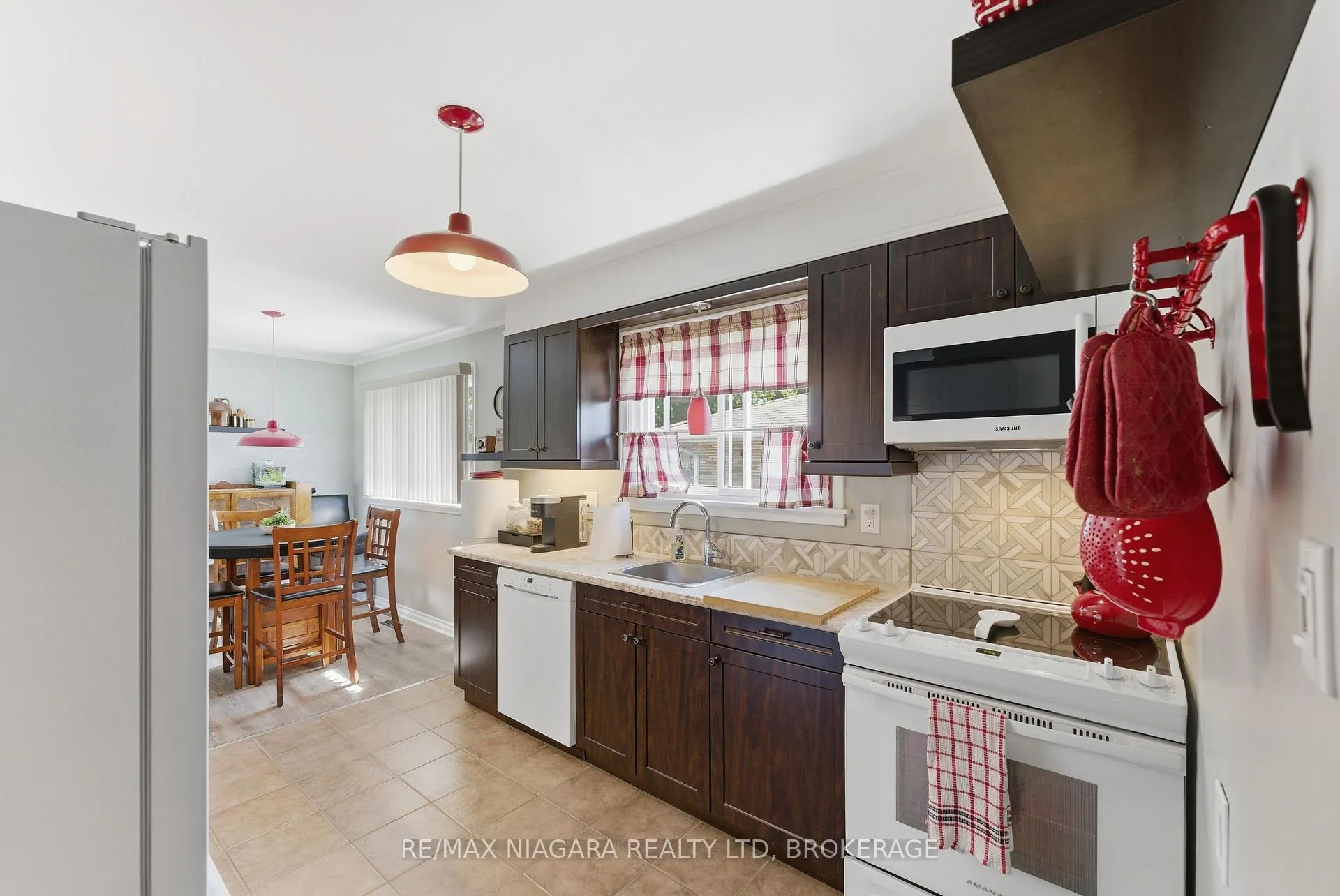 Photo 19 of 3169 Frances Avenue, Niagara Falls, Church's Lane — HOMEH