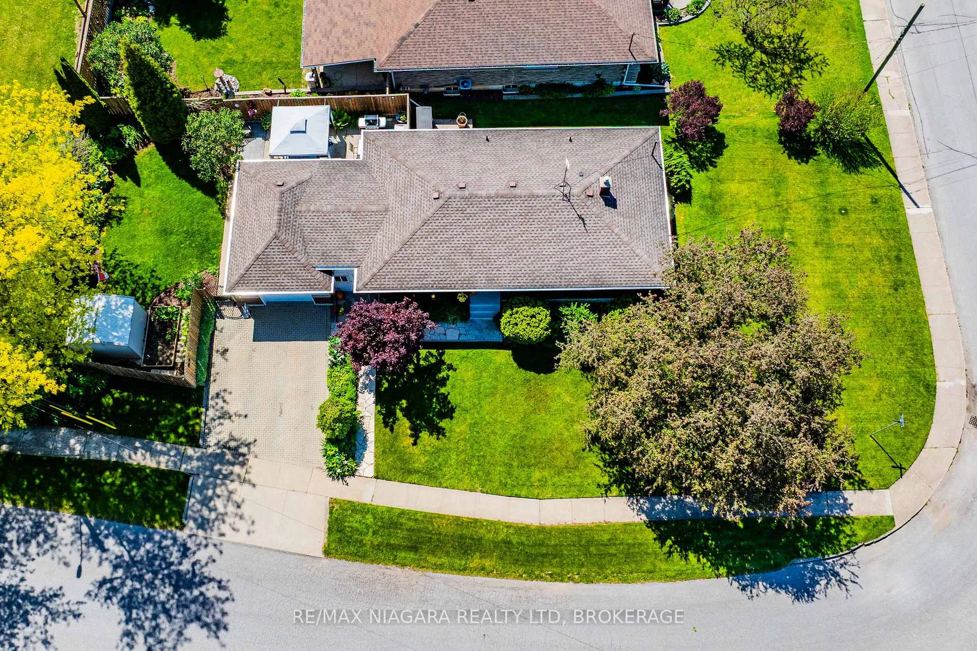 Photo 43 of 3169 Frances Avenue, Niagara Falls, Church's Lane — HOMEH