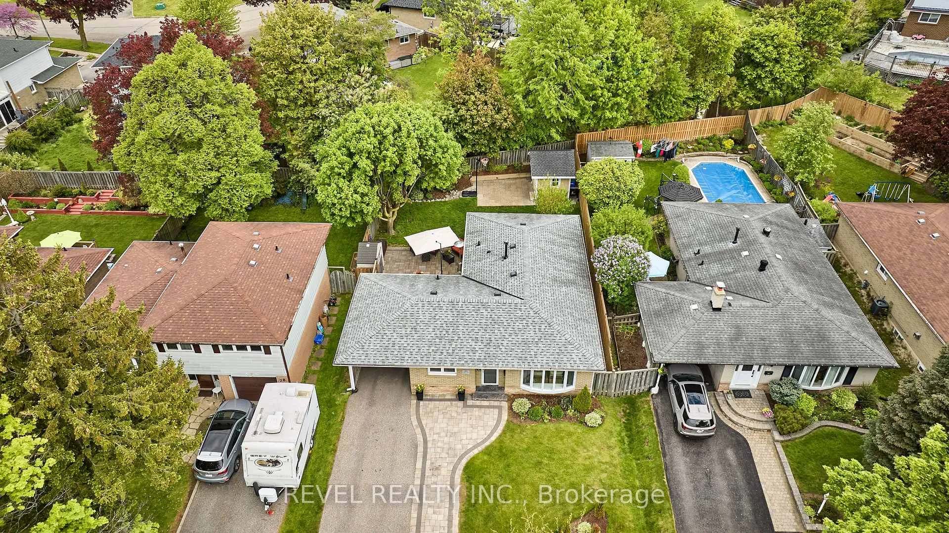 Photo 2 of 80 Clover Ridge Drive E, Ajax, South East — HOMEH