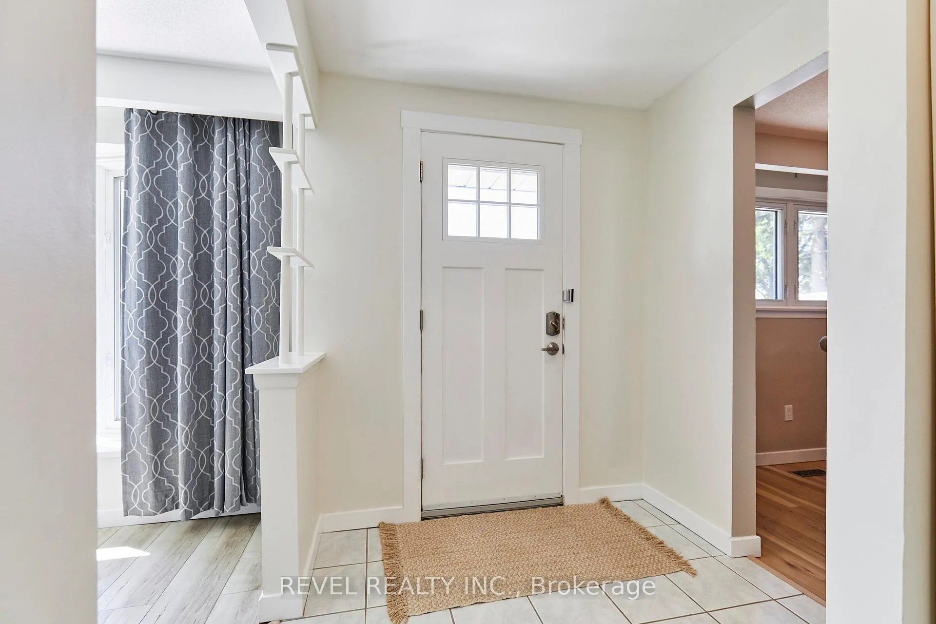 Photo 5 of 80 Clover Ridge Drive E, Ajax, South East — HOMEH