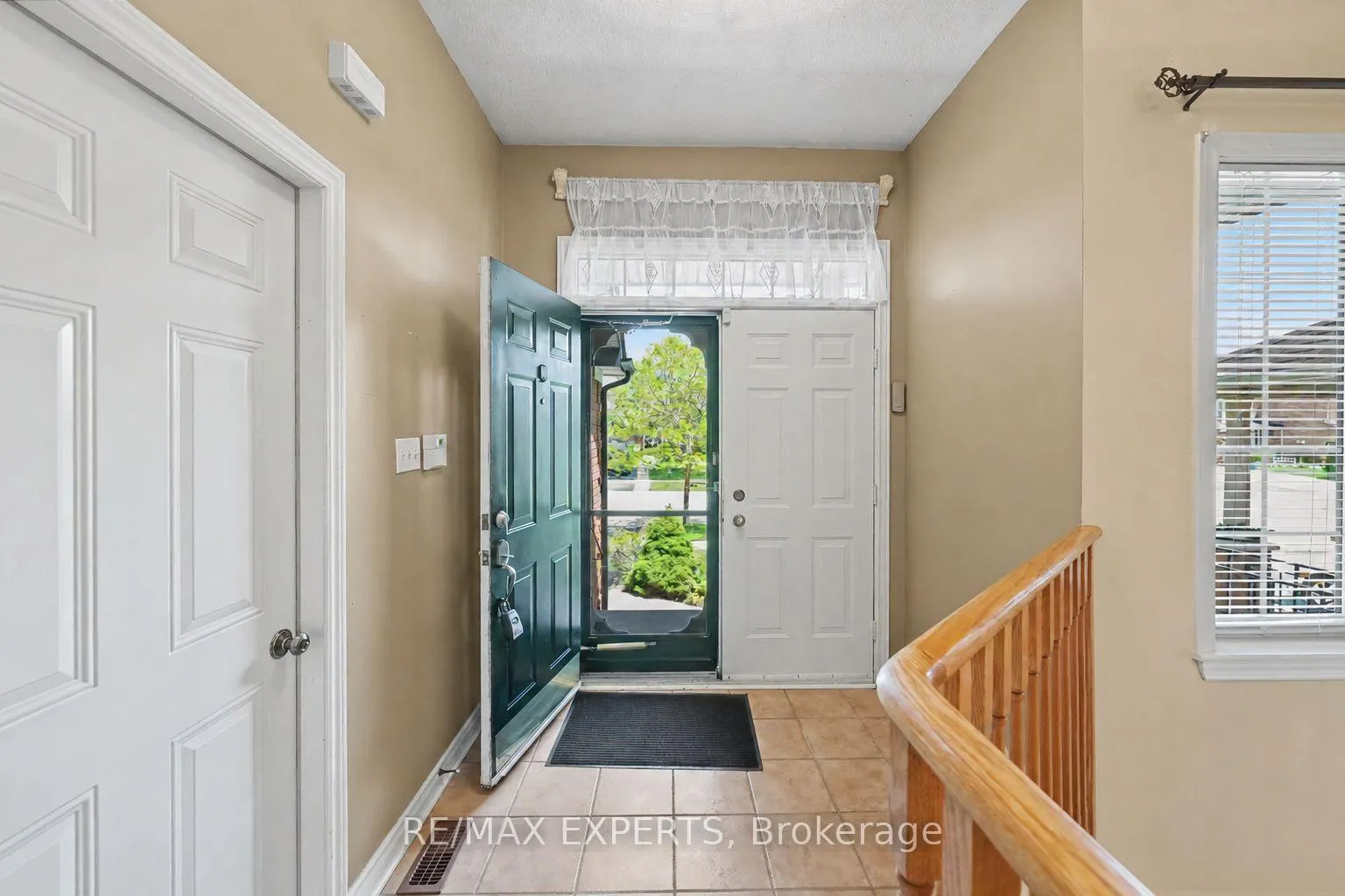 Photo 4 of 115 Harvest Moon Drive, Caledon, Bolton West — HOMEH