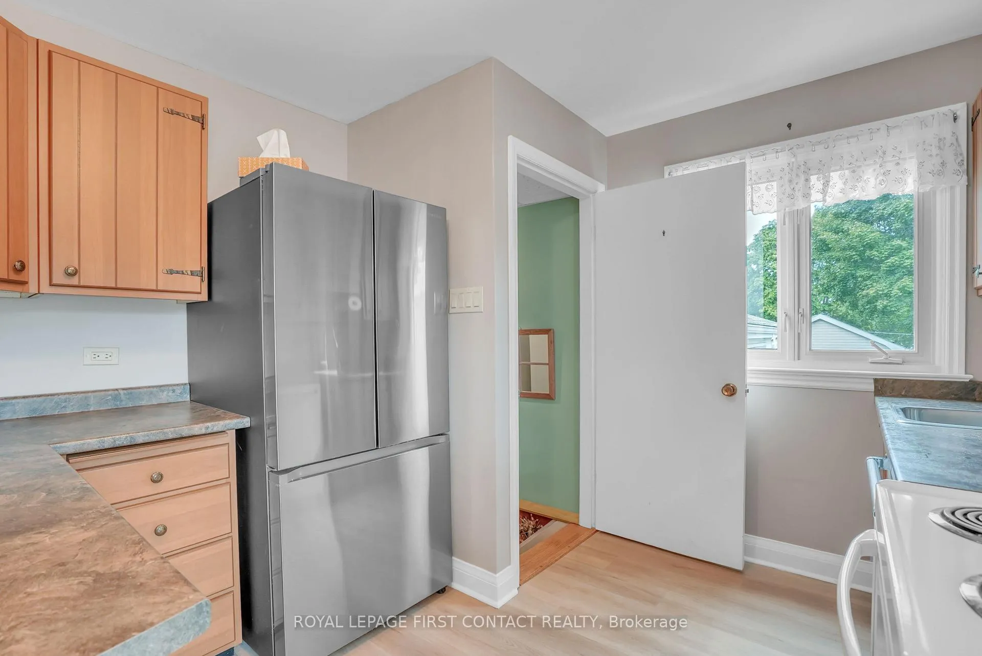 Photo 8 of 204 Dominion Drive, Clearview, Stayner — HOMEH
