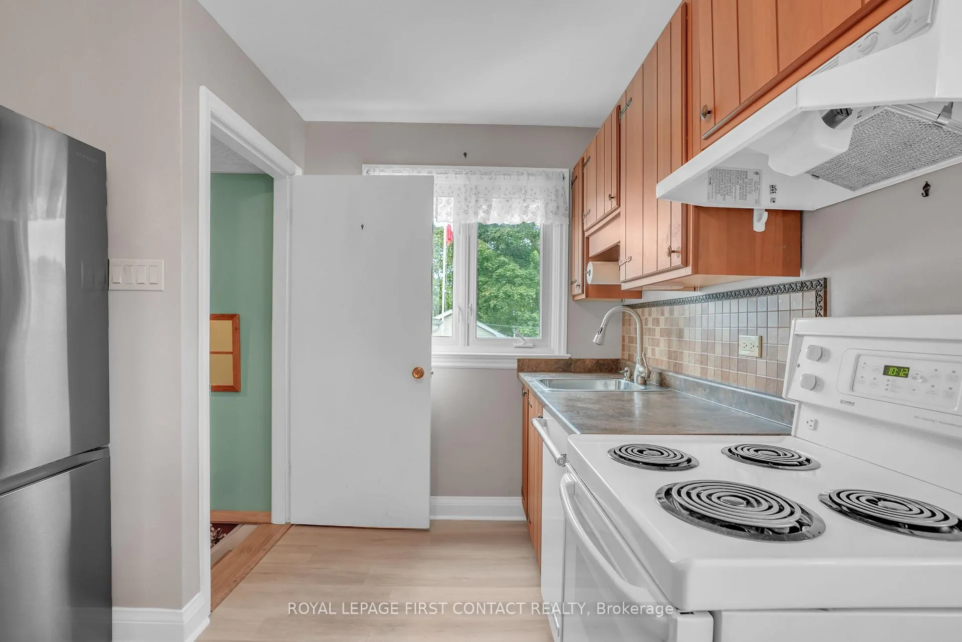Photo 9 of 204 Dominion Drive, Clearview, Stayner — HOMEH