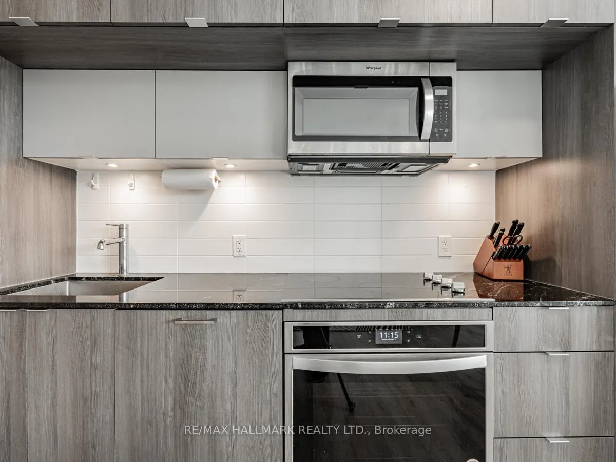 Photo 3 of Unit 318, 585 Bloor Street E, Toronto, North St. James Town — HOMEH