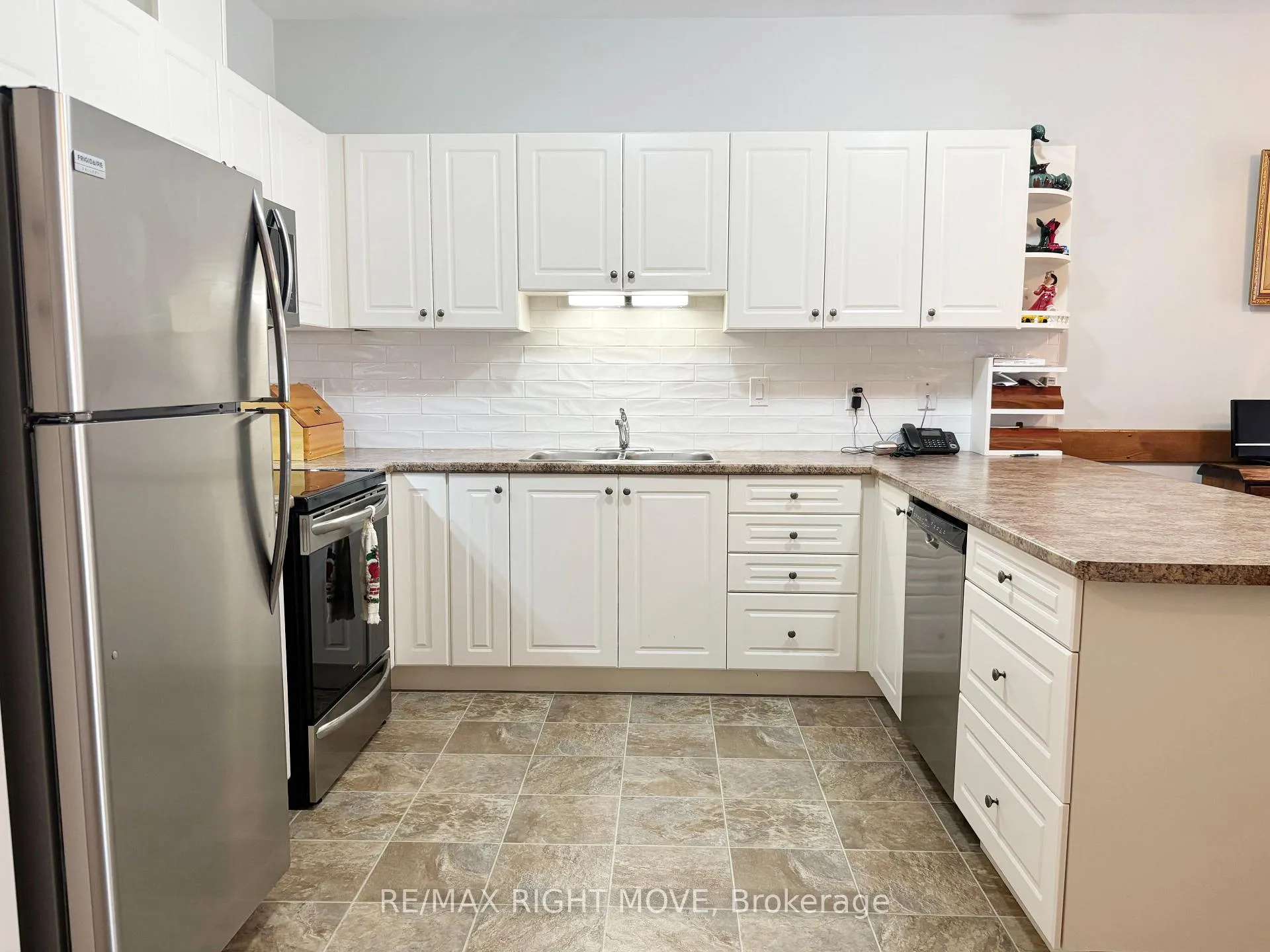 Photo 6 of 195 Lucy Lane, Orillia — HOMEH